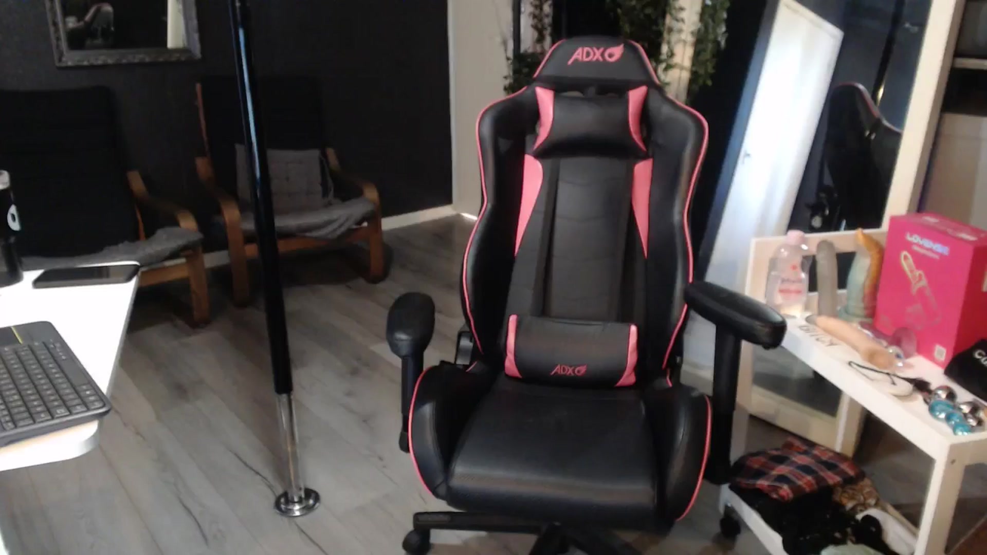 Gallery image thumbnail from ZephyraObs's myfreecams stream on, 04/24/2026, 17:32 image 19 of 20