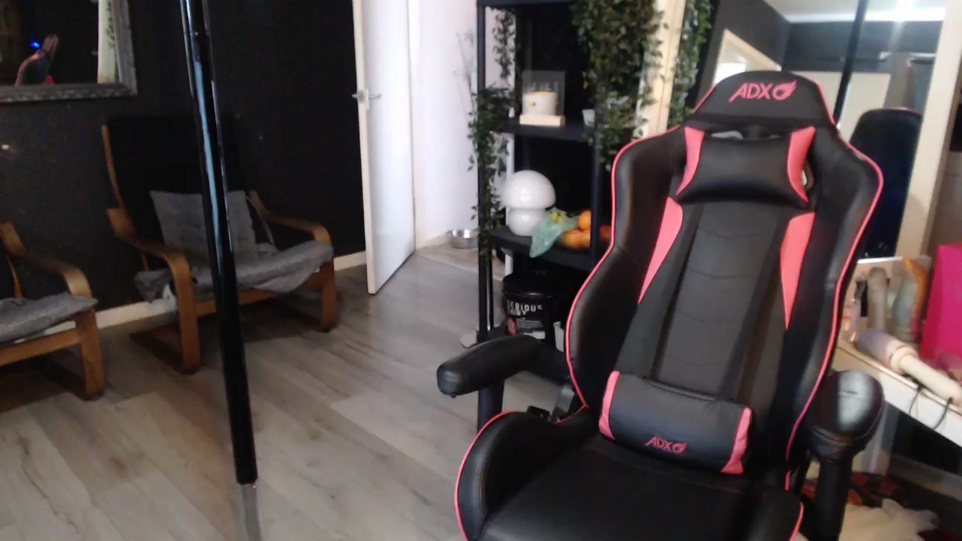 Gallery image thumbnail from ZephyraObs's myfreecams stream on, 04/27/2026, 14:06 image 13 of 20