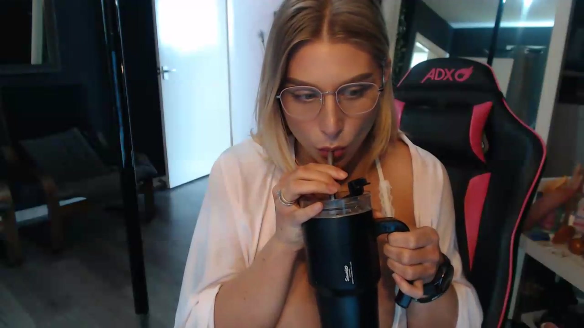 Gallery image thumbnail from ZephyraObs's myfreecams stream on, 05/13/2026, 11:47 image 8 of 20
