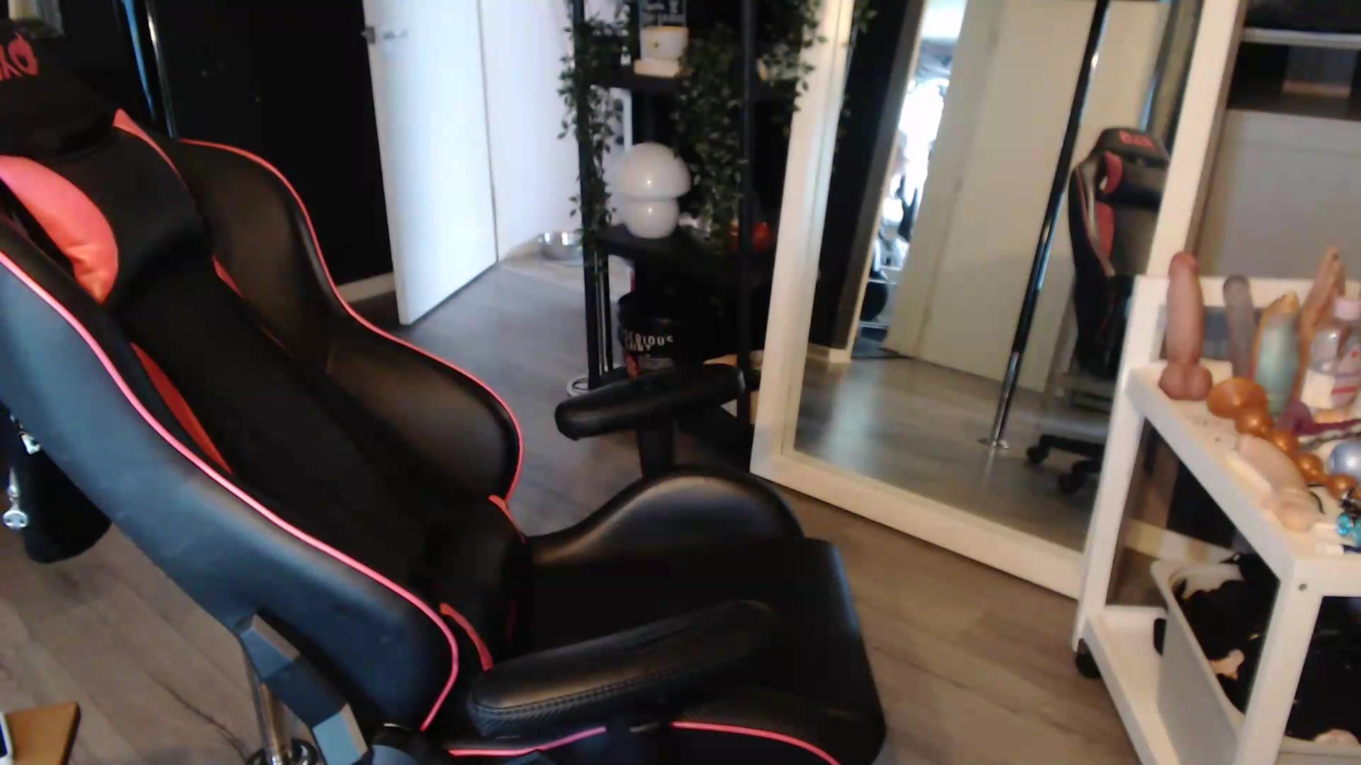 Gallery image thumbnail from ZephyraObs's myfreecams stream on, 05/15/2026, 18:02 image 13 of 20