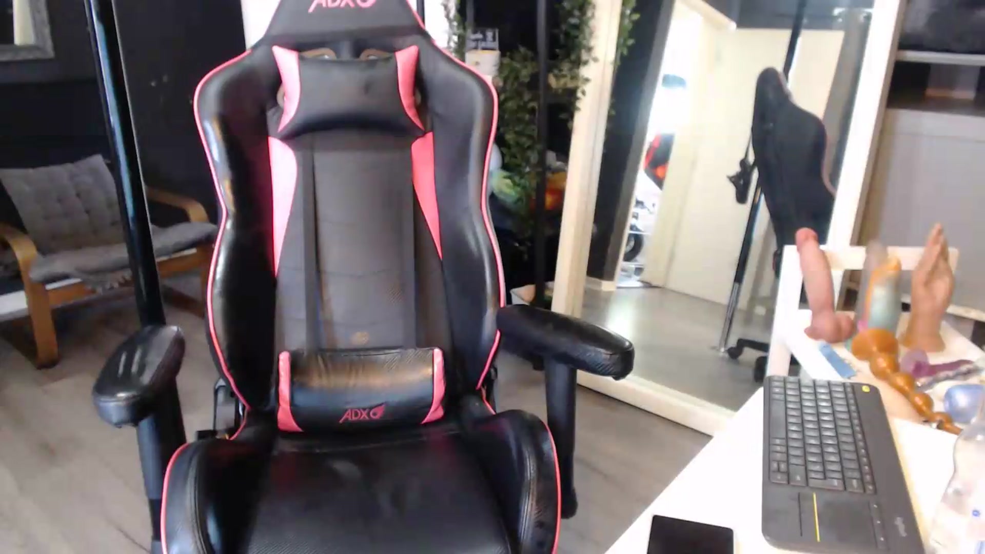 Gallery image thumbnail from ZephyraObs's myfreecams stream on, 05/18/2026, 14:07 image 20 of 20