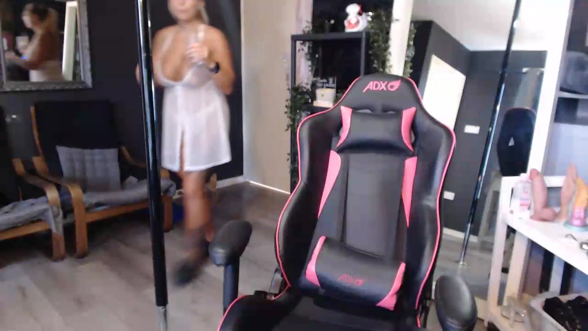 Gallery image thumbnail from ZephyraObs's myfreecams stream on, 07/09/2026, 16:25 image 14 of 20