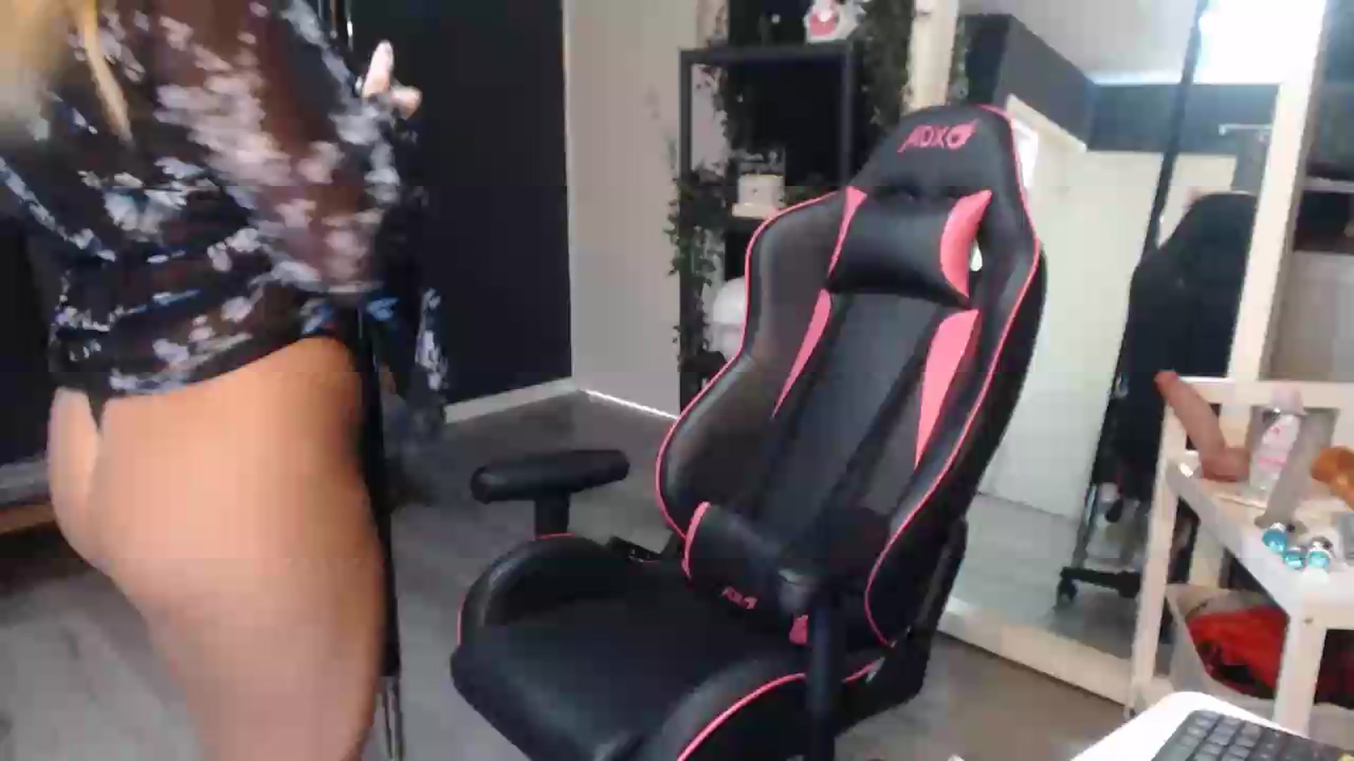 Gallery image thumbnail from ZephyraObs's myfreecams stream on, 07/17/2026, 16:39 image 11 of 20