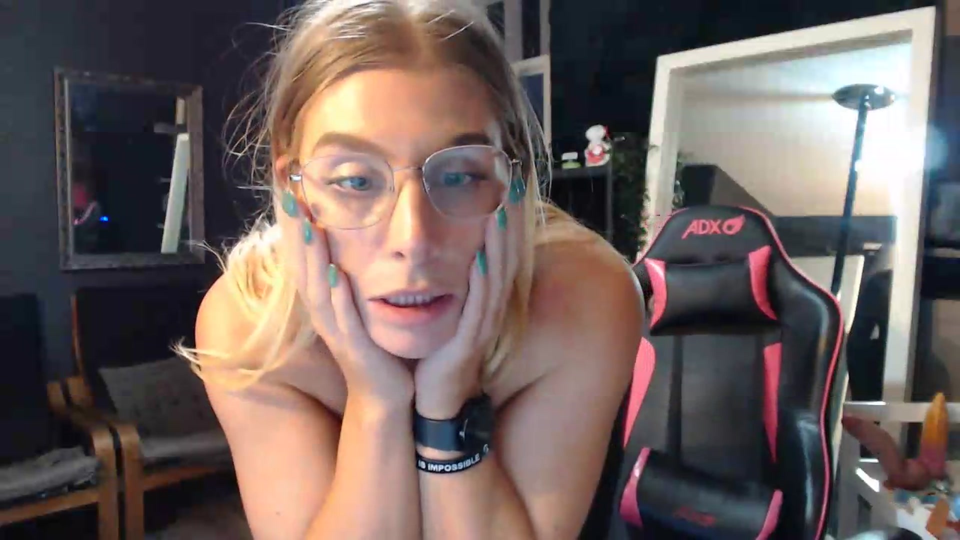 Gallery image thumbnail from ZephyraObs's myfreecams stream on, 08/05/2026, 20:06 image 19 of 20