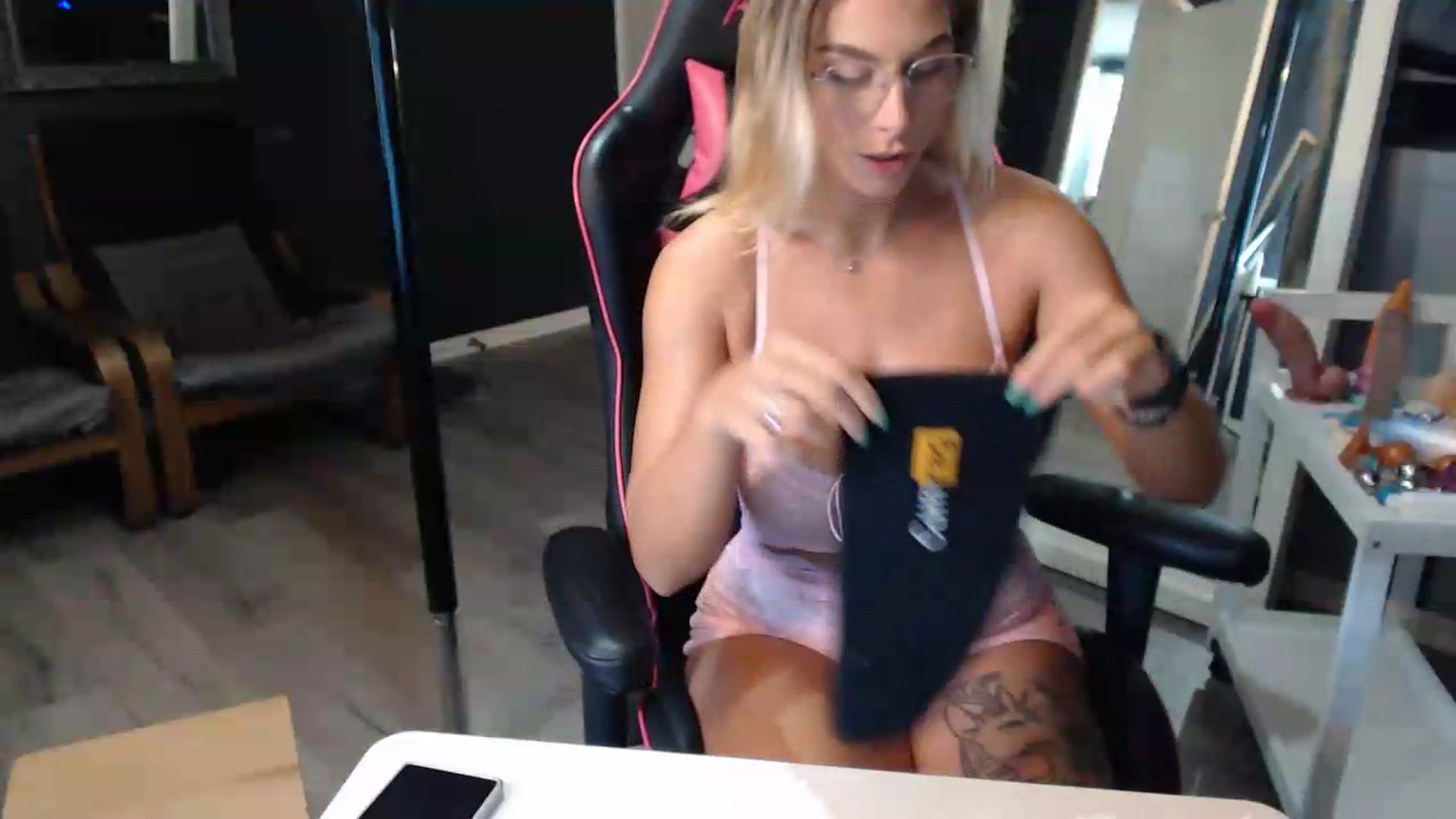 Gallery image thumbnail from ZephyraObs's myfreecams stream on, 08/07/2026, 16:55 image 4 of 20