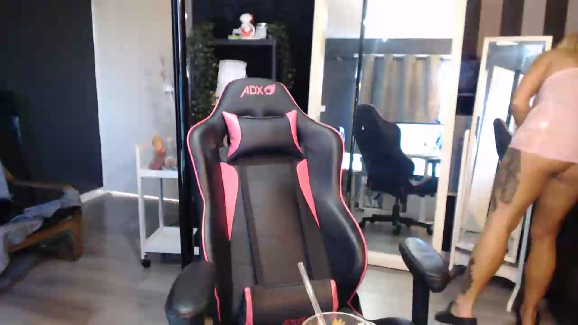 Gallery image thumbnail from ZephyraObs's myfreecams stream on, 08/14/2026, 16:54 image 1 of 20