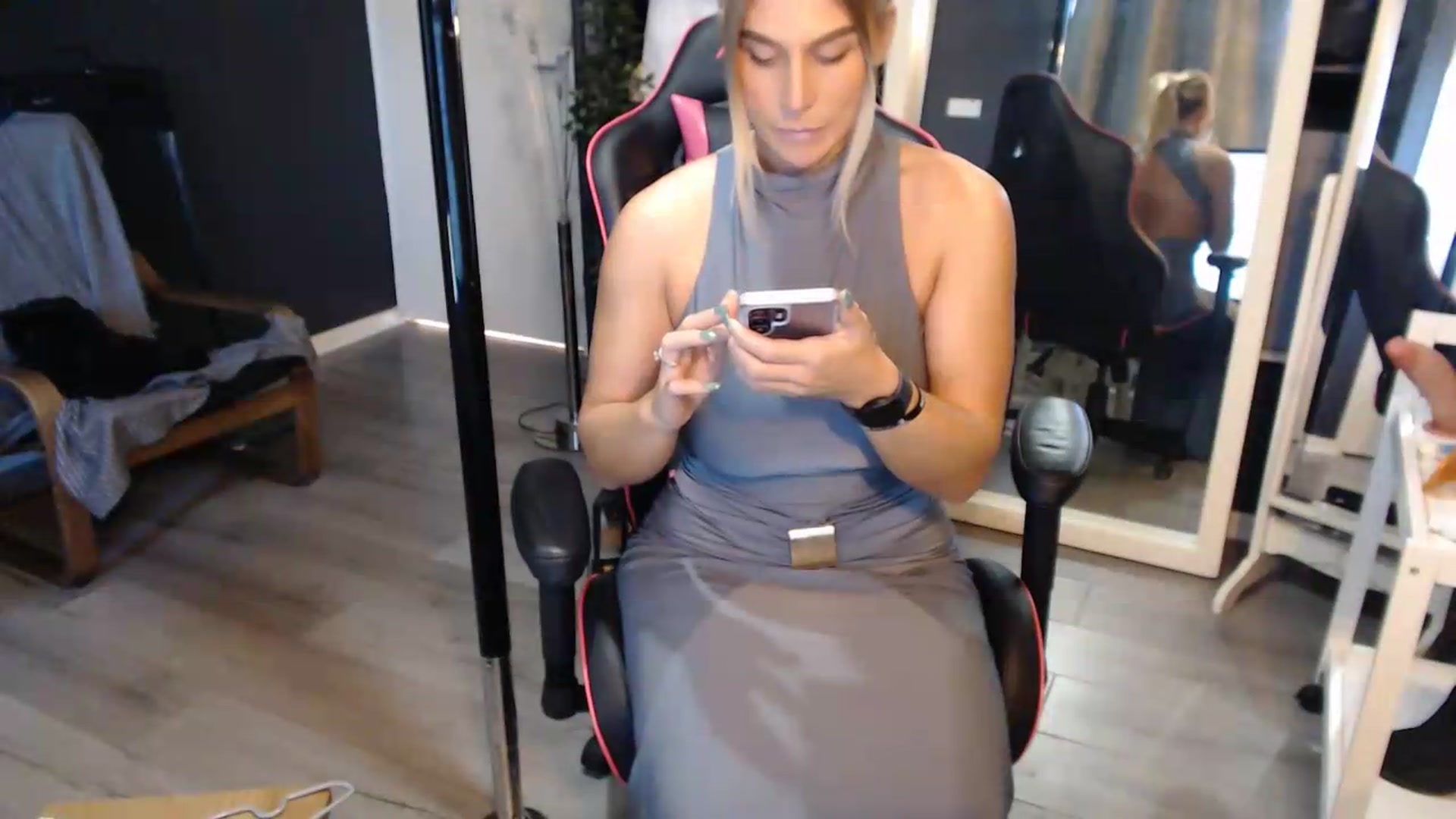 Gallery image thumbnail from ZephyraObs's myfreecams stream on, 08/14/2026, 19:08 image 11 of 20
