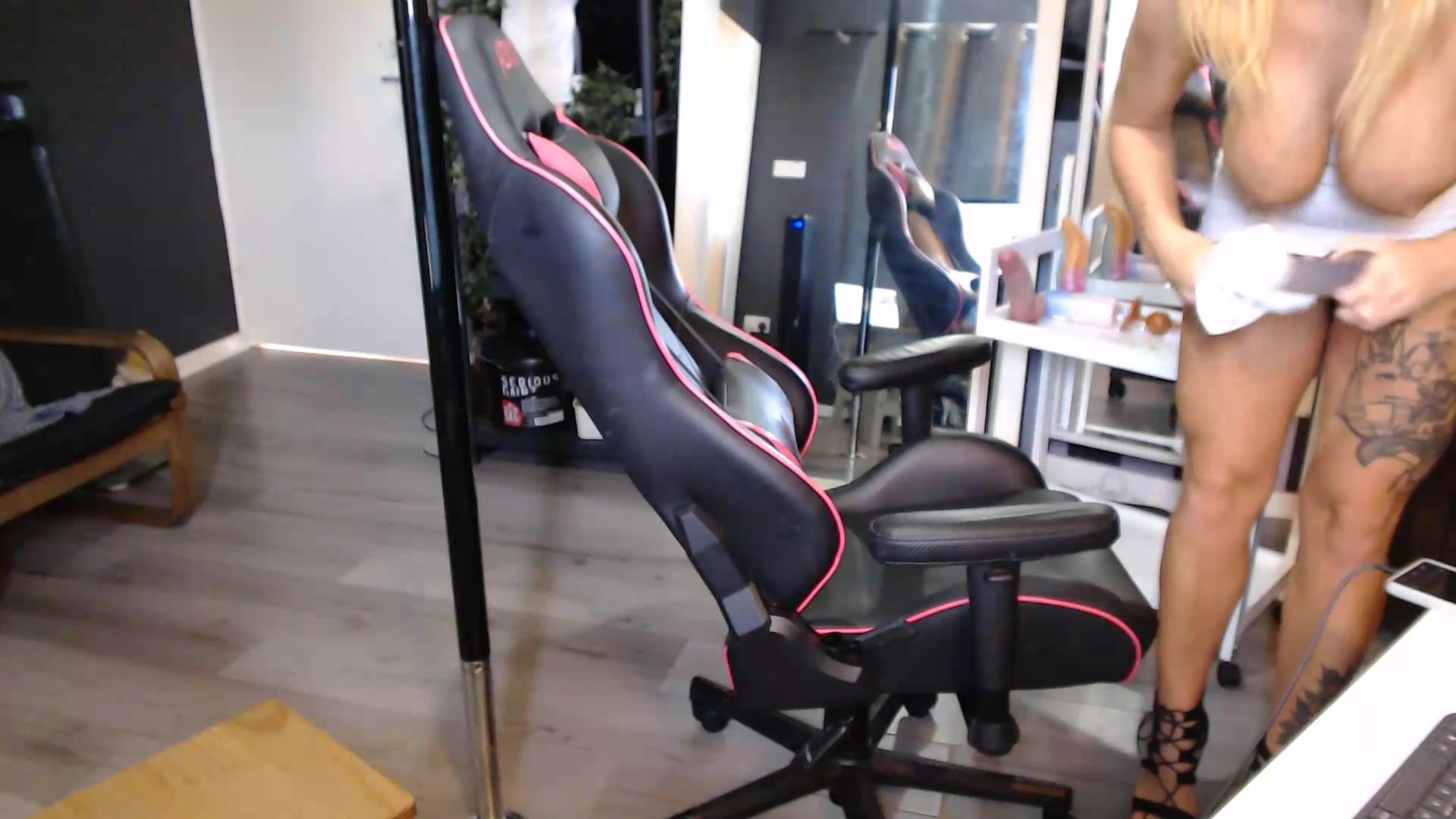 Gallery image thumbnail from ZephyraObs's myfreecams stream on, 08/26/2026, 18:20 image 10 of 20