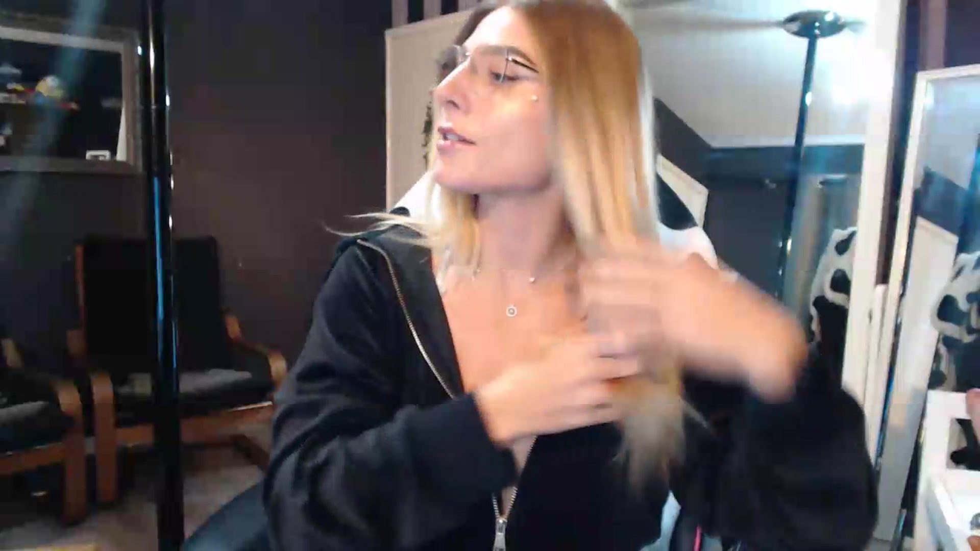 Gallery image thumbnail from ZephyraObs's myfreecams stream on, 09/01/2026, 20:38 image 7 of 20