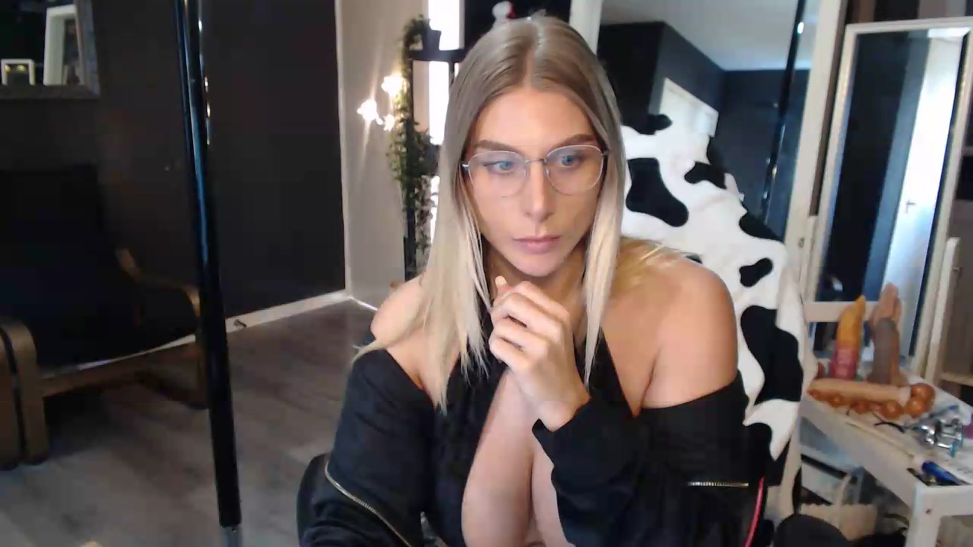 Gallery image thumbnail from ZephyraObs's myfreecams stream on, 09/07/2026, 15:41 image 6 of 20