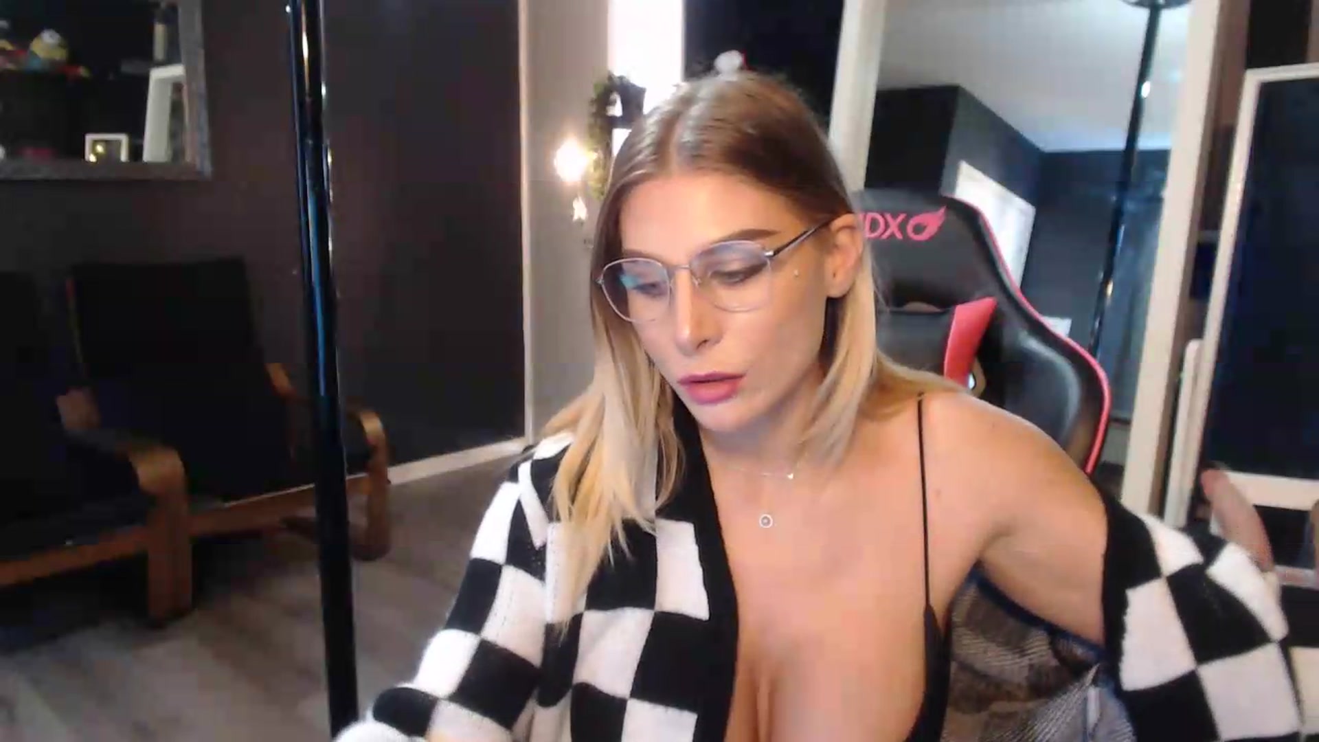 Gallery image thumbnail from ZephyraObs's myfreecams stream on, 09/11/2026, 14:11 image 3 of 20