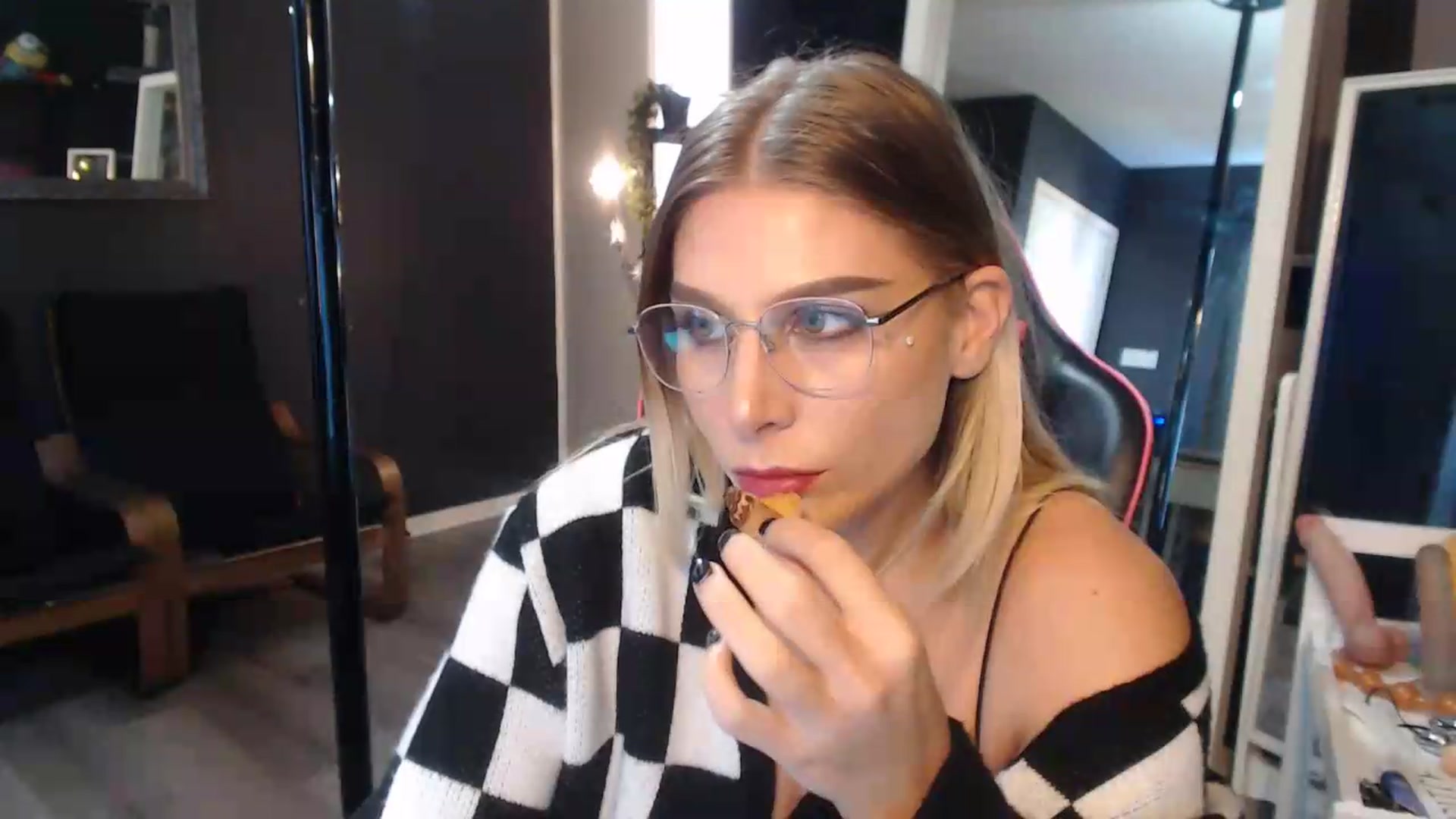 Gallery image thumbnail from ZephyraObs's myfreecams stream on, 09/11/2026, 14:11 image 2 of 20