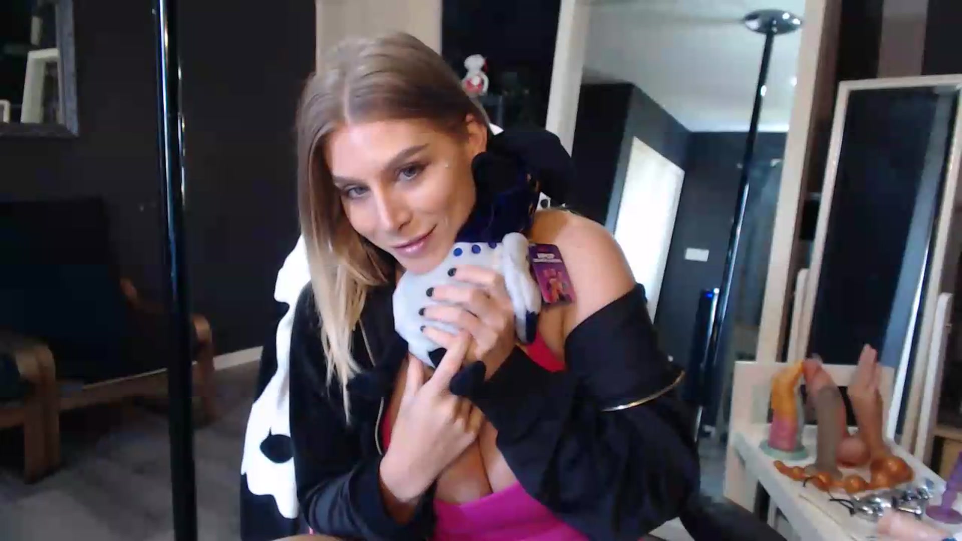 Gallery image thumbnail from ZephyraObs's myfreecams stream on, 09/12/2026, 11:58 image 11 of 20