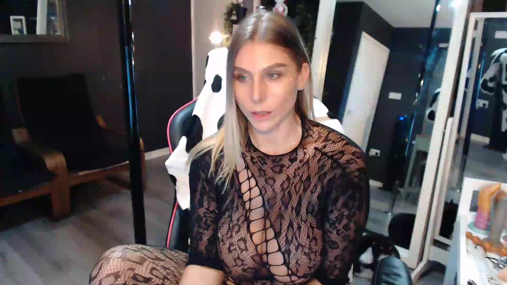 Gallery image thumbnail from ZephyraObs's myfreecams stream on, 09/13/2026, 19:15 image 14 of 20
