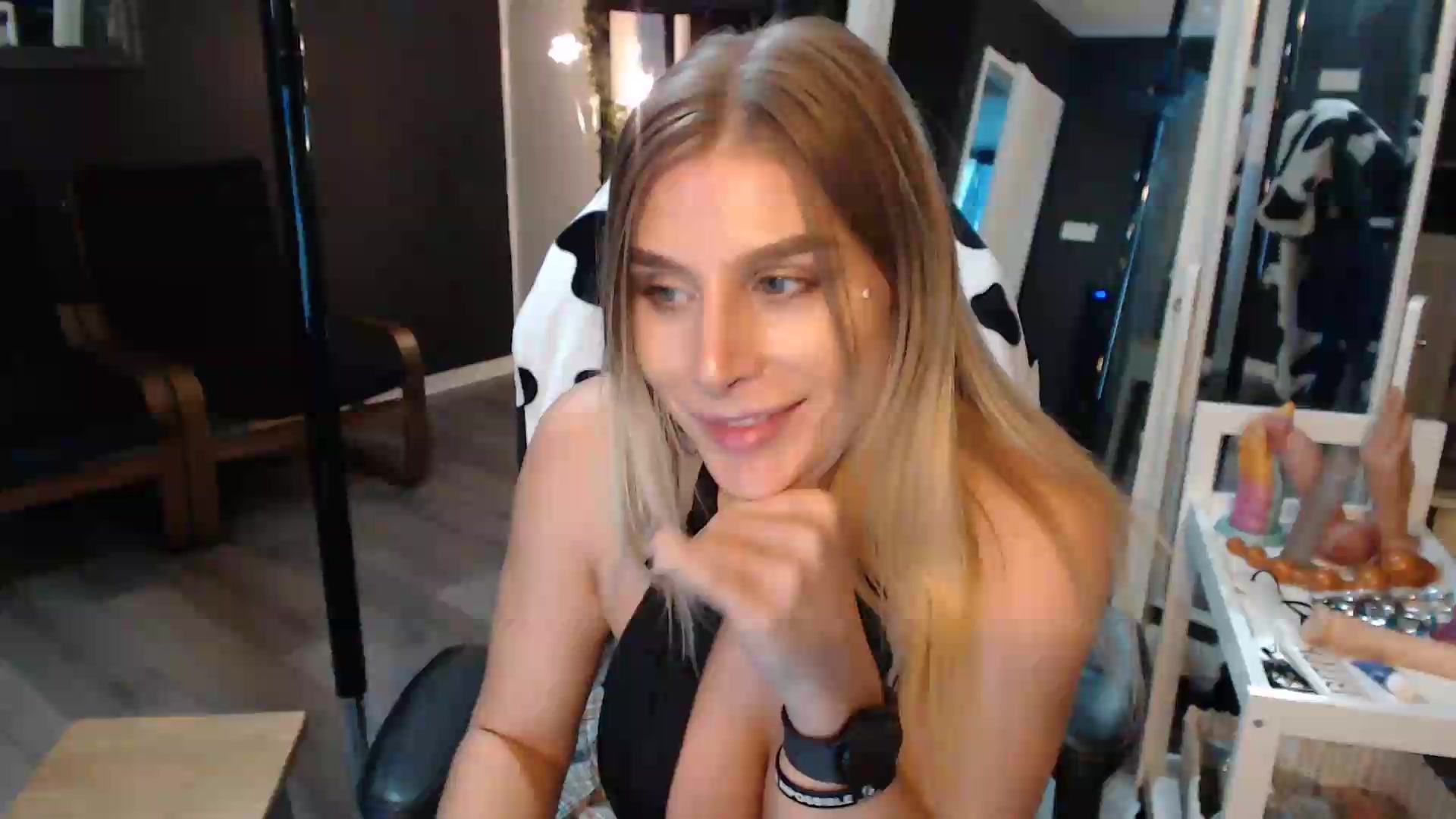 Gallery image thumbnail from ZephyraObs's myfreecams stream on, 09/15/2026, 18:14 image 13 of 20
