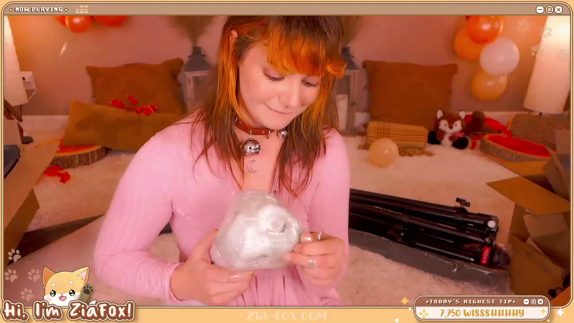Gallery image thumbnail from ZiaFox's myfreecams stream on, 03/20/2023, 24:26 image 9 of 20