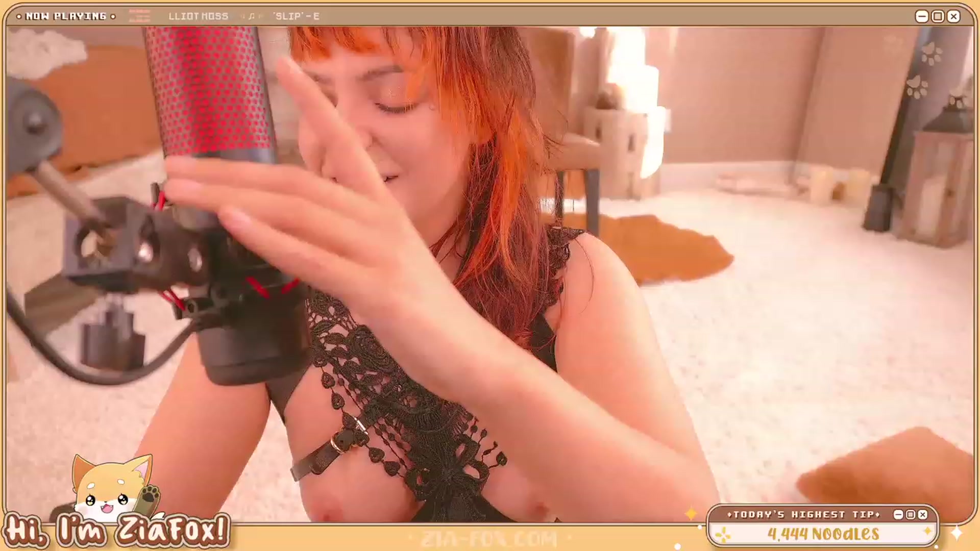 Gallery image thumbnail from ZiaFox's myfreecams stream on, 06/11/2023, 01:56 image 11 of 20