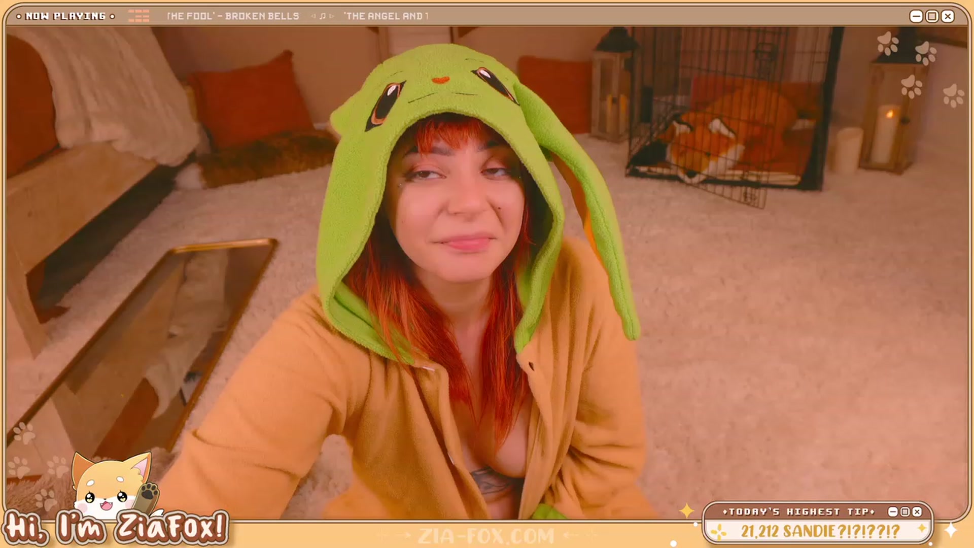 Gallery image thumbnail from ZiaFox's myfreecams stream on, 08/05/2023, 07:03 image 10 of 20