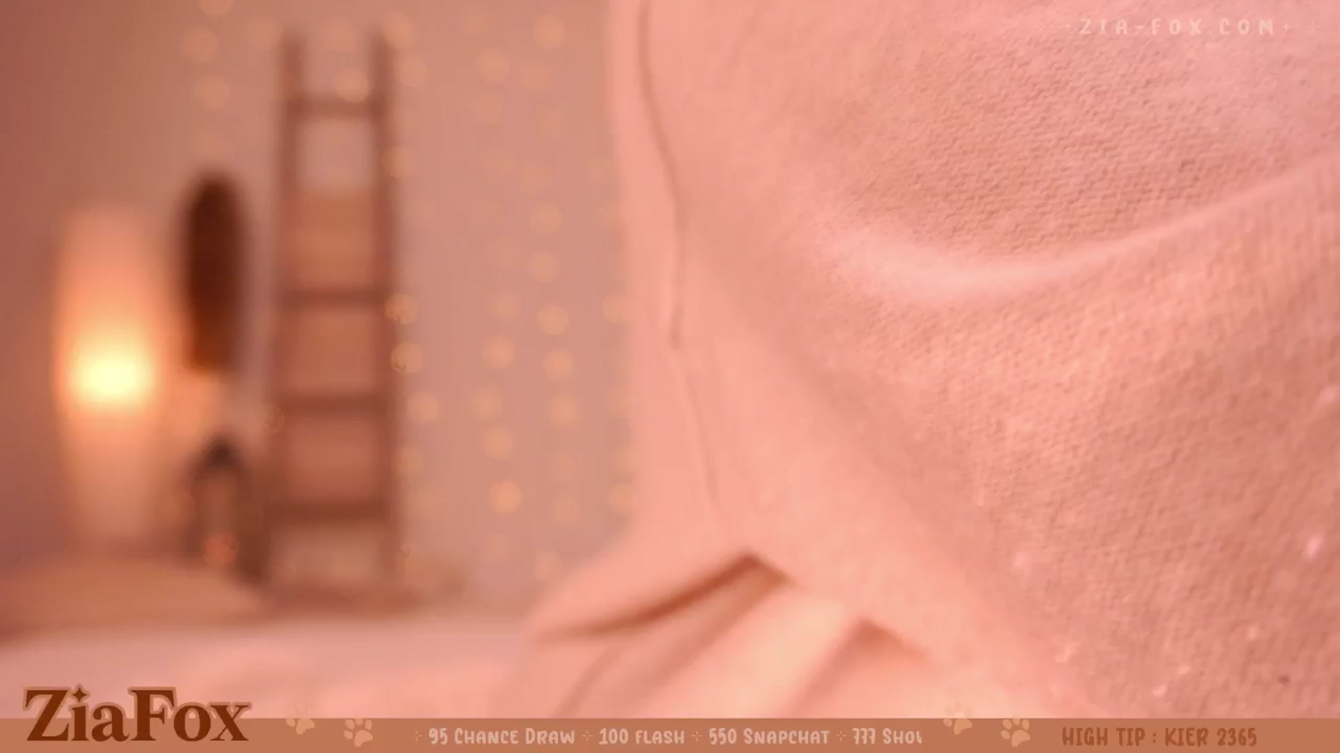 Gallery image thumbnail from ZiaFox's myfreecams stream on, 11/16/2024, 24:01 image 17 of 20
