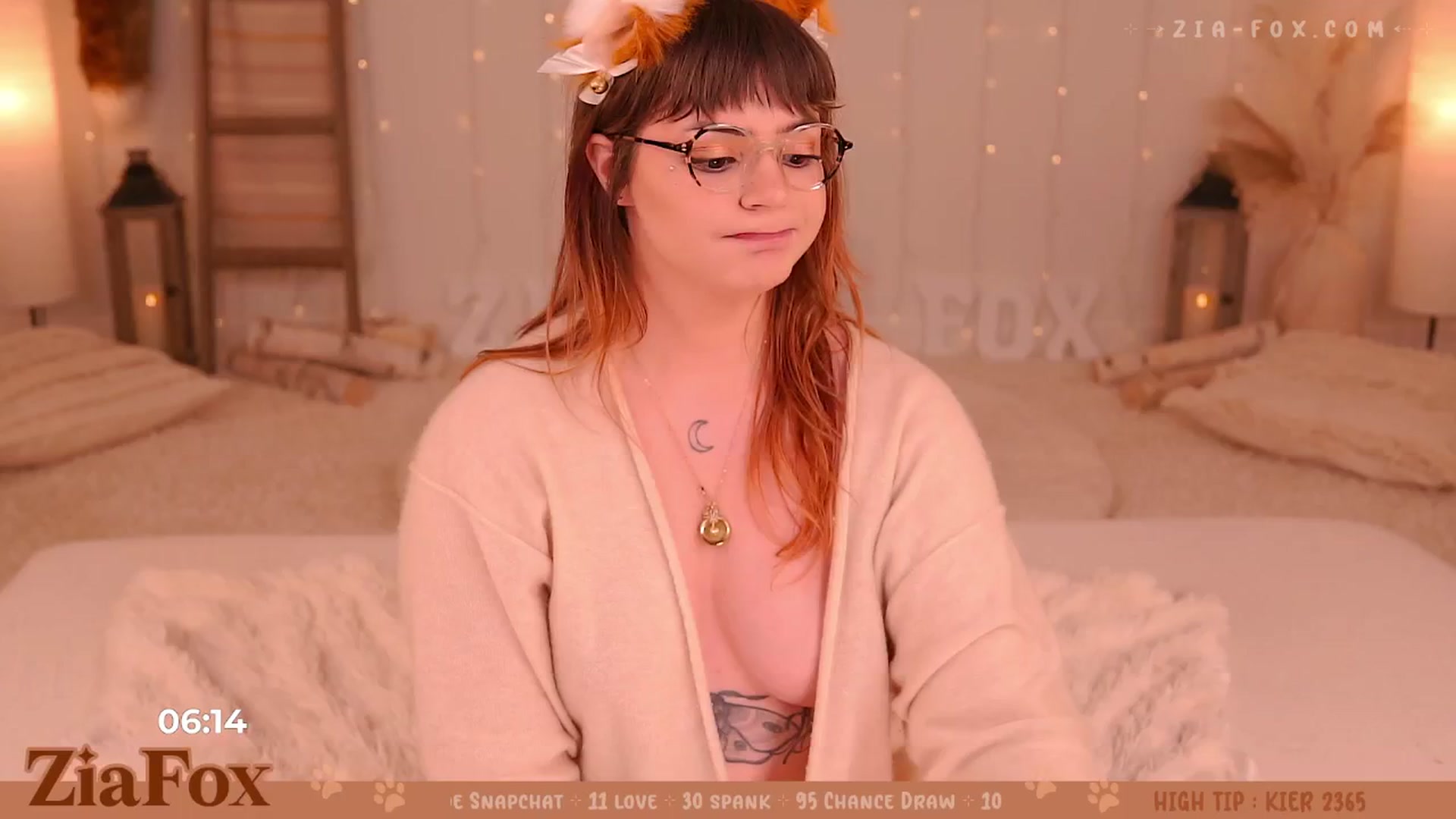 Gallery image thumbnail from ZiaFox's myfreecams stream on, 11/16/2024, 02:25 image 15 of 20