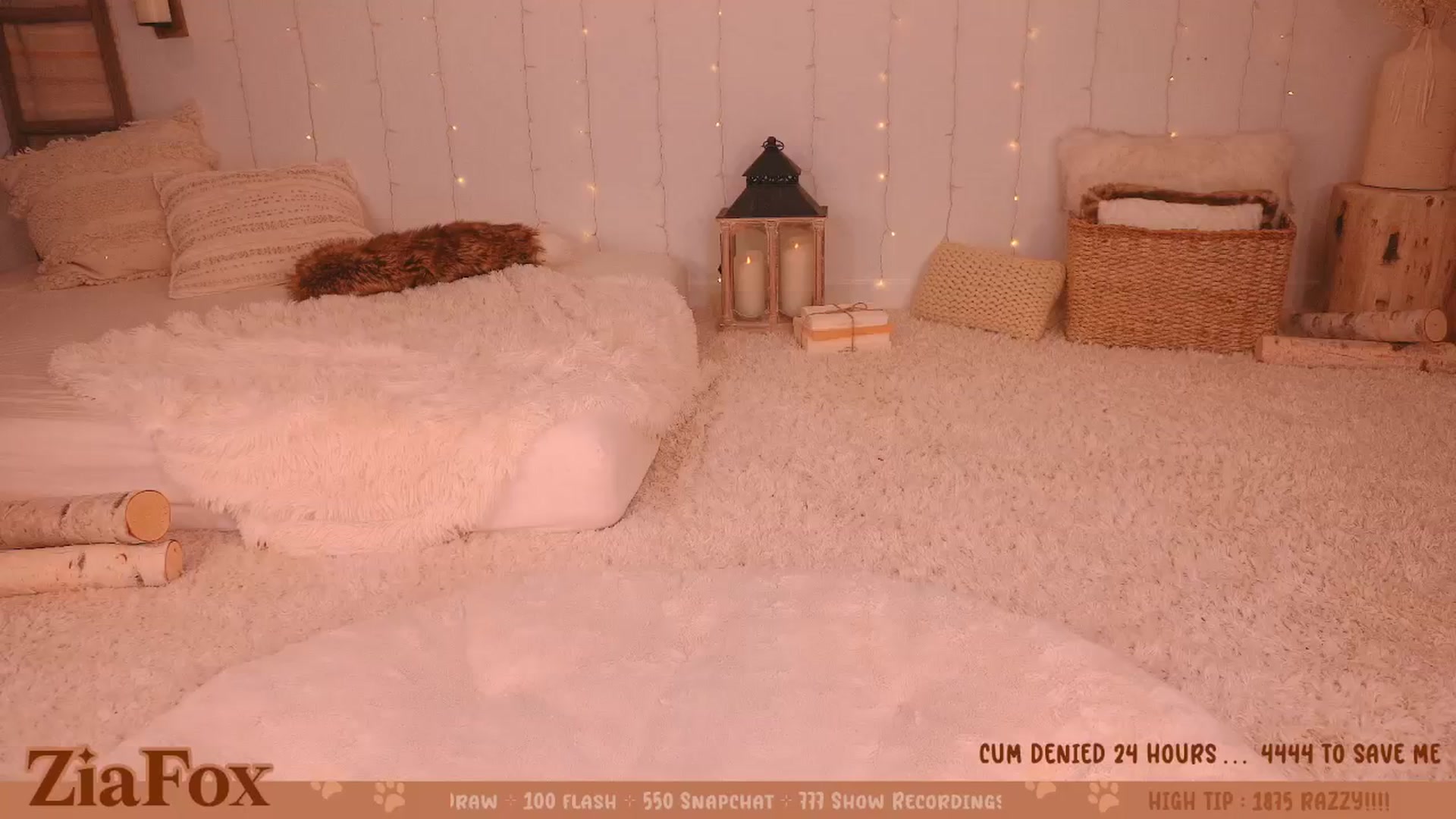 Gallery image thumbnail from ZiaFox's myfreecams stream on, 02/04/2025, 01:04 image 17 of 20