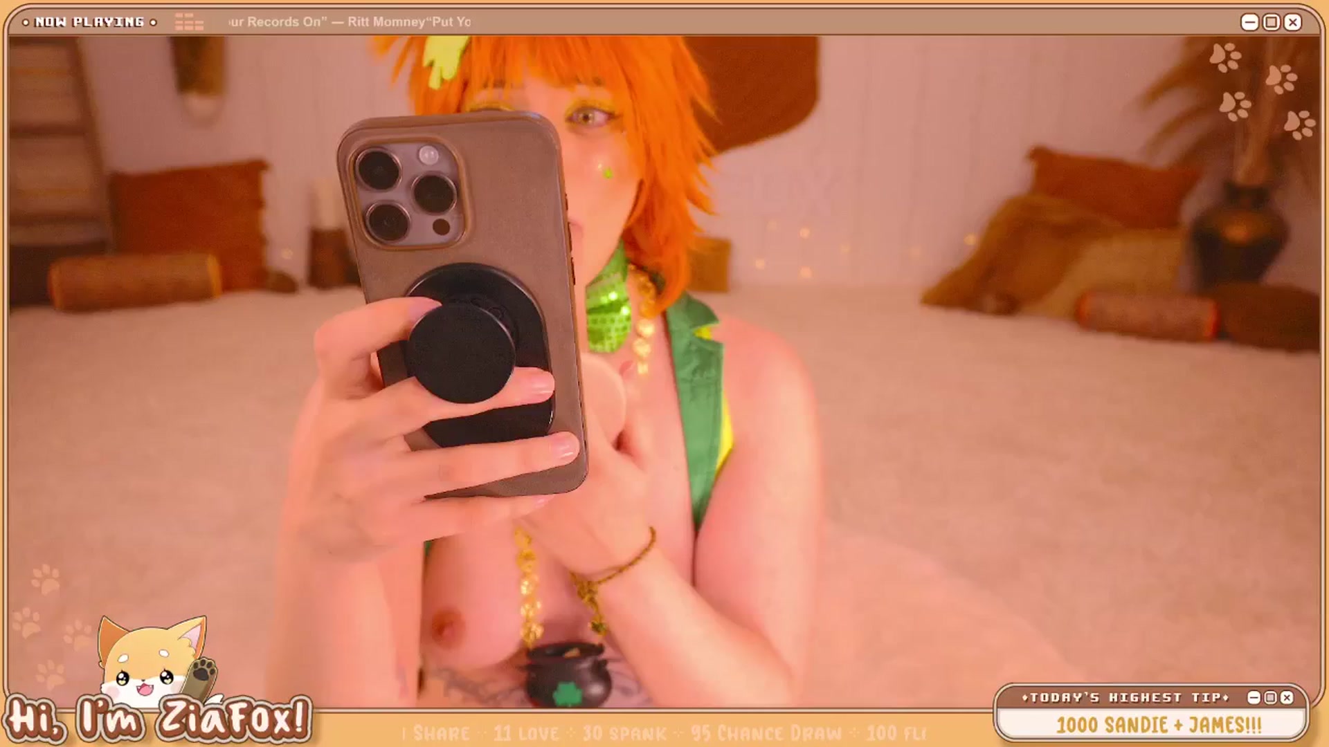 Gallery image thumbnail from ZiaFox's myfreecams stream on, 03/27/2025, 24:07 image 16 of 20