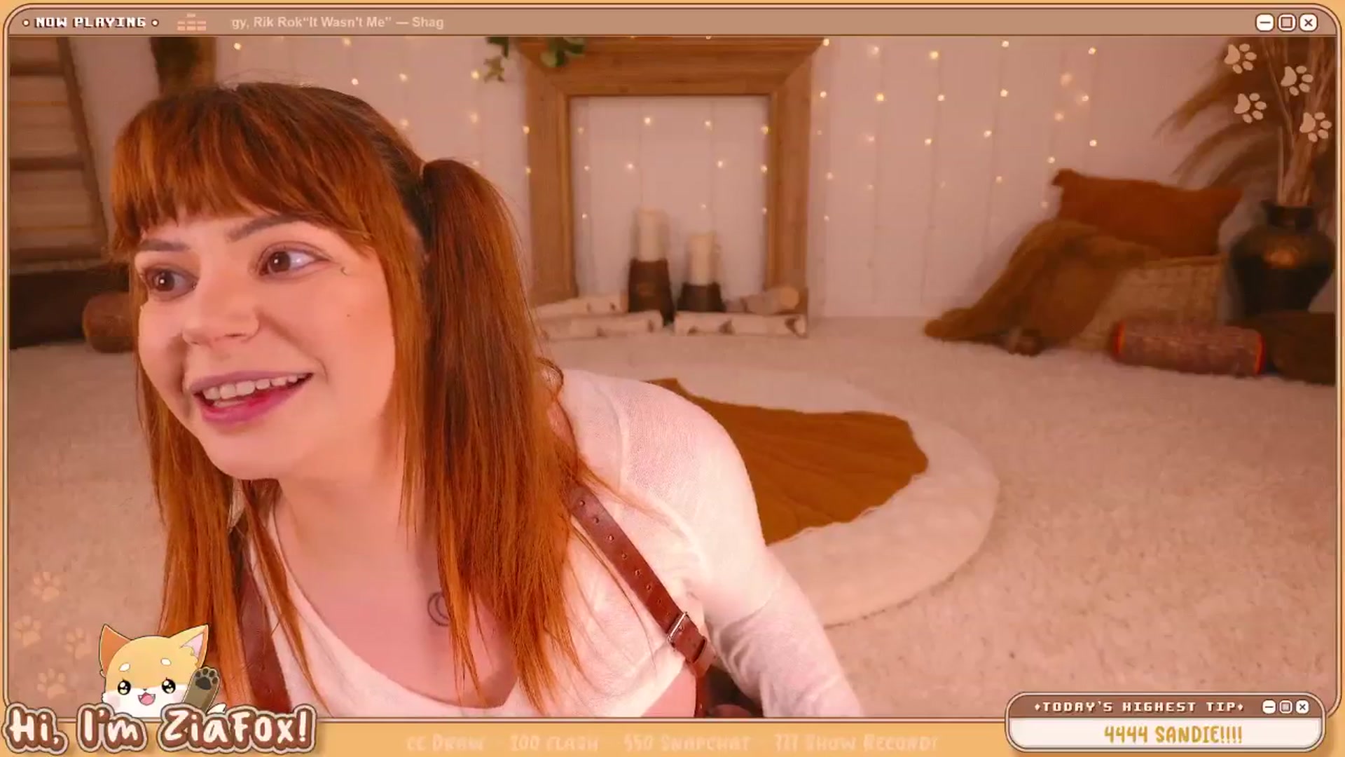 Gallery image thumbnail from ZiaFox's myfreecams stream on, 04/19/2025, 02:21 image 10 of 20