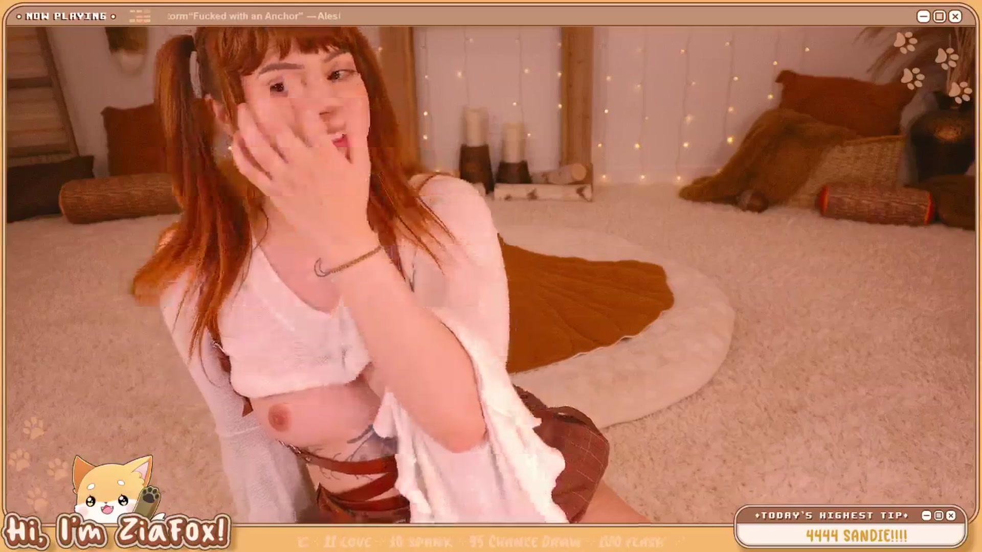 Gallery image thumbnail from ZiaFox's myfreecams stream on, 04/19/2025, 02:21 image 13 of 20