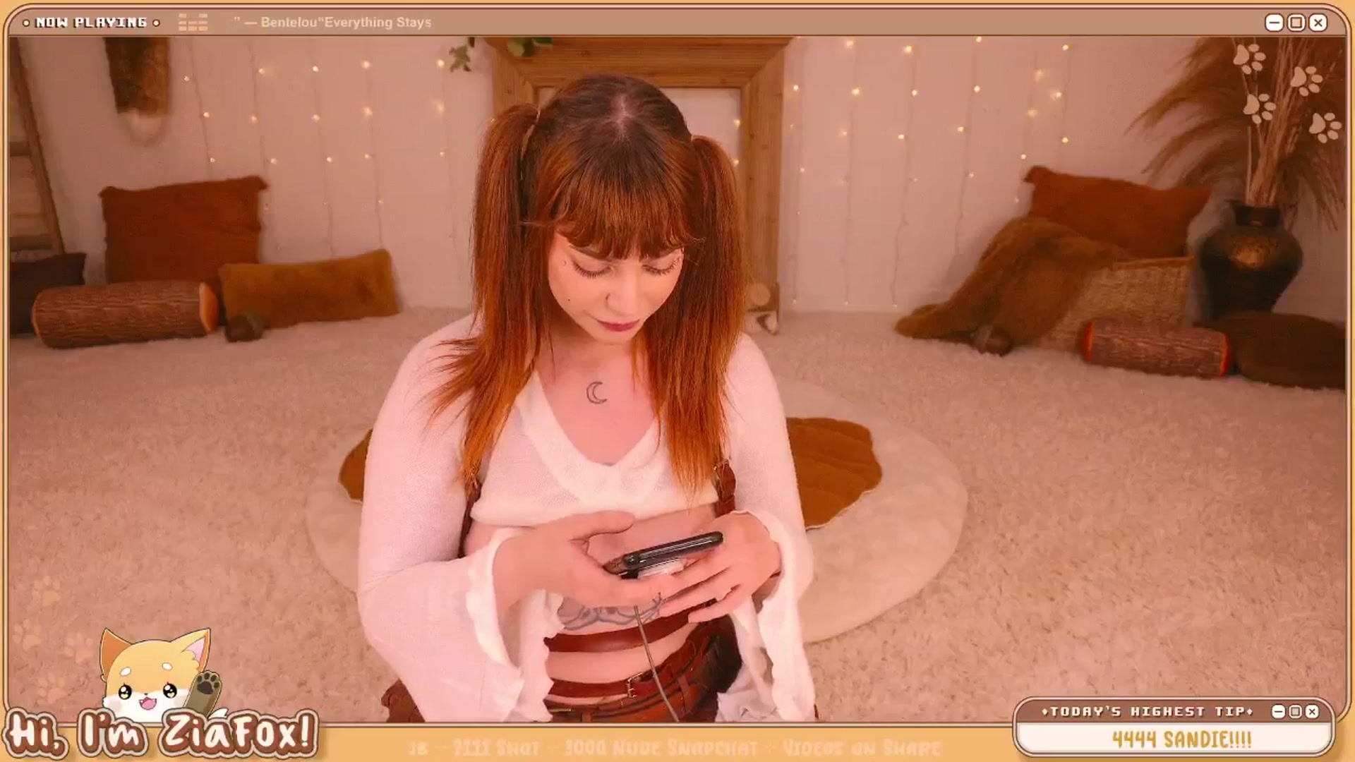 Gallery image thumbnail from ZiaFox's myfreecams stream on, 04/19/2025, 02:21 image 18 of 20