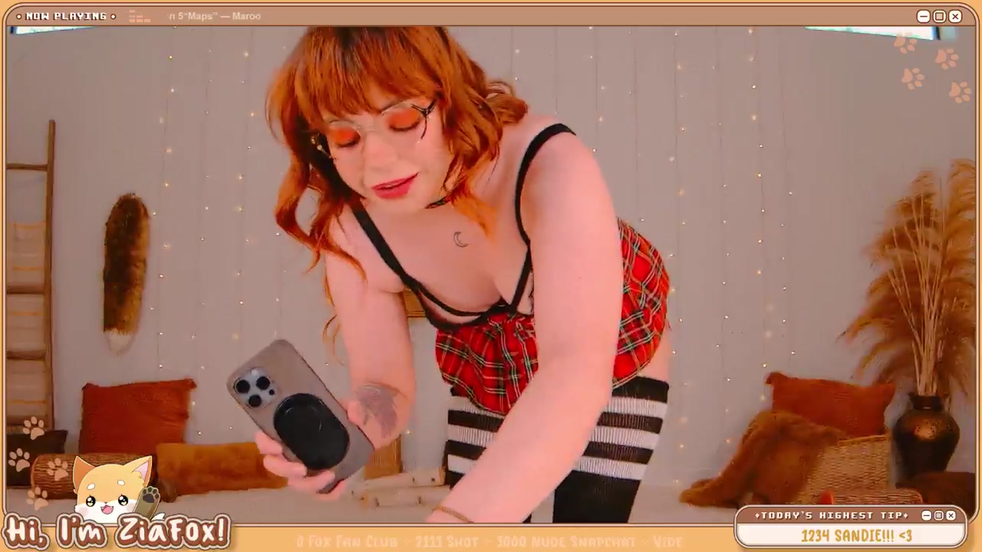 Gallery image thumbnail from ZiaFox's myfreecams stream on, 06/25/2025, 01:56 image 4 of 20