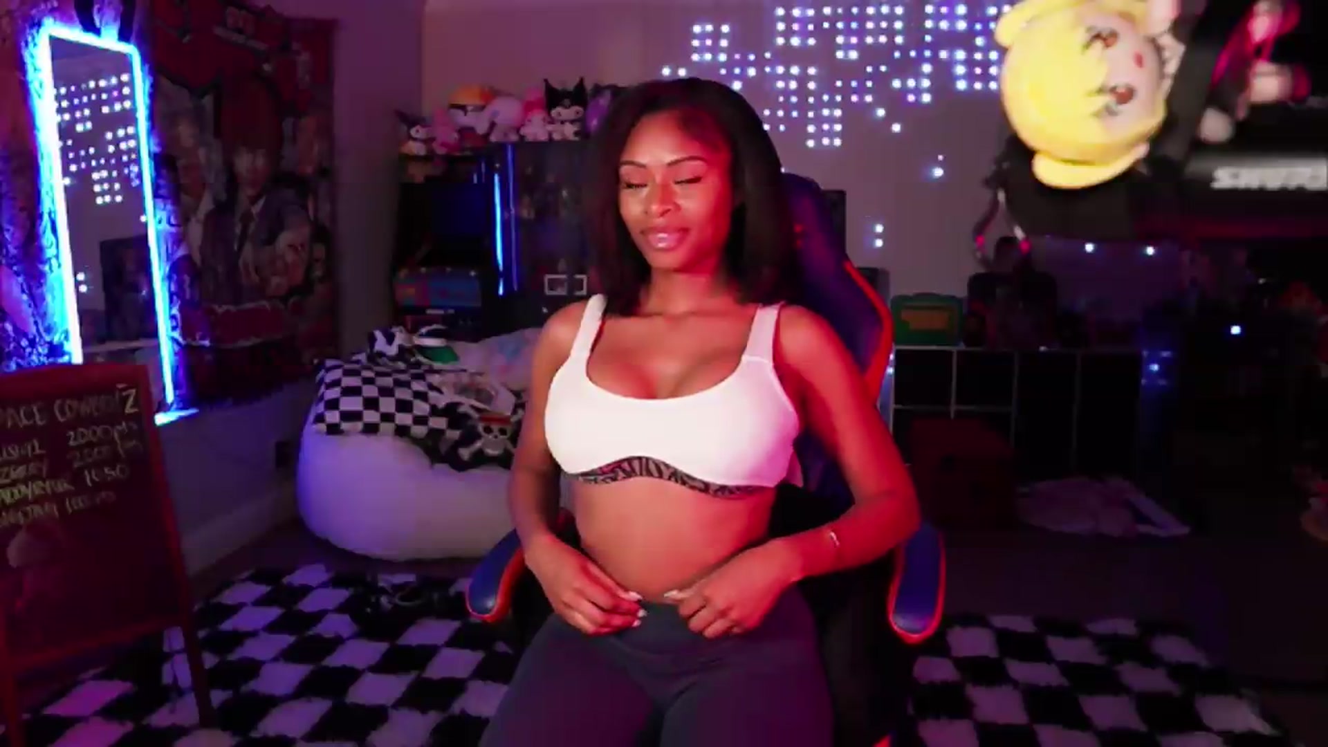 Gallery image thumbnail from ZiaZia's myfreecams stream on, 08/17/2026, 03:17 image 5 of 20