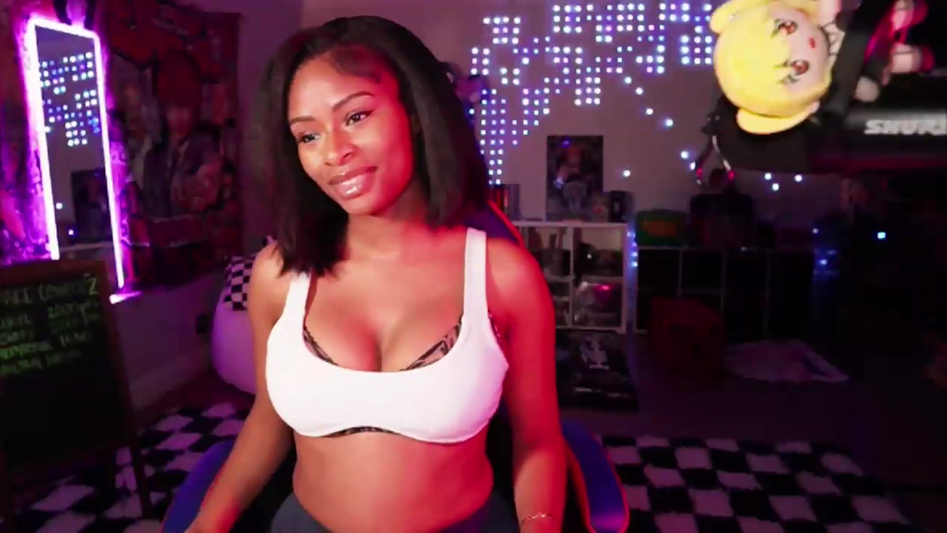 Gallery image thumbnail from ZiaZia's myfreecams stream on, 08/17/2026, 03:17 image 4 of 20