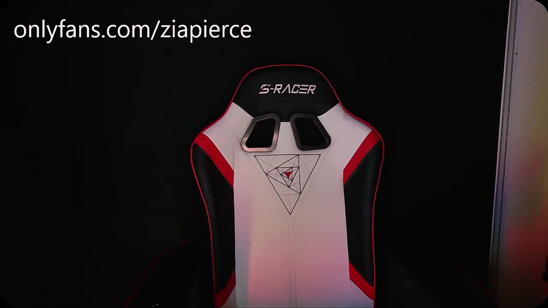 Gallery image thumbnail from Zia_P's myfreecams stream on, 07/06/2023, 05:30 image 10 of 20