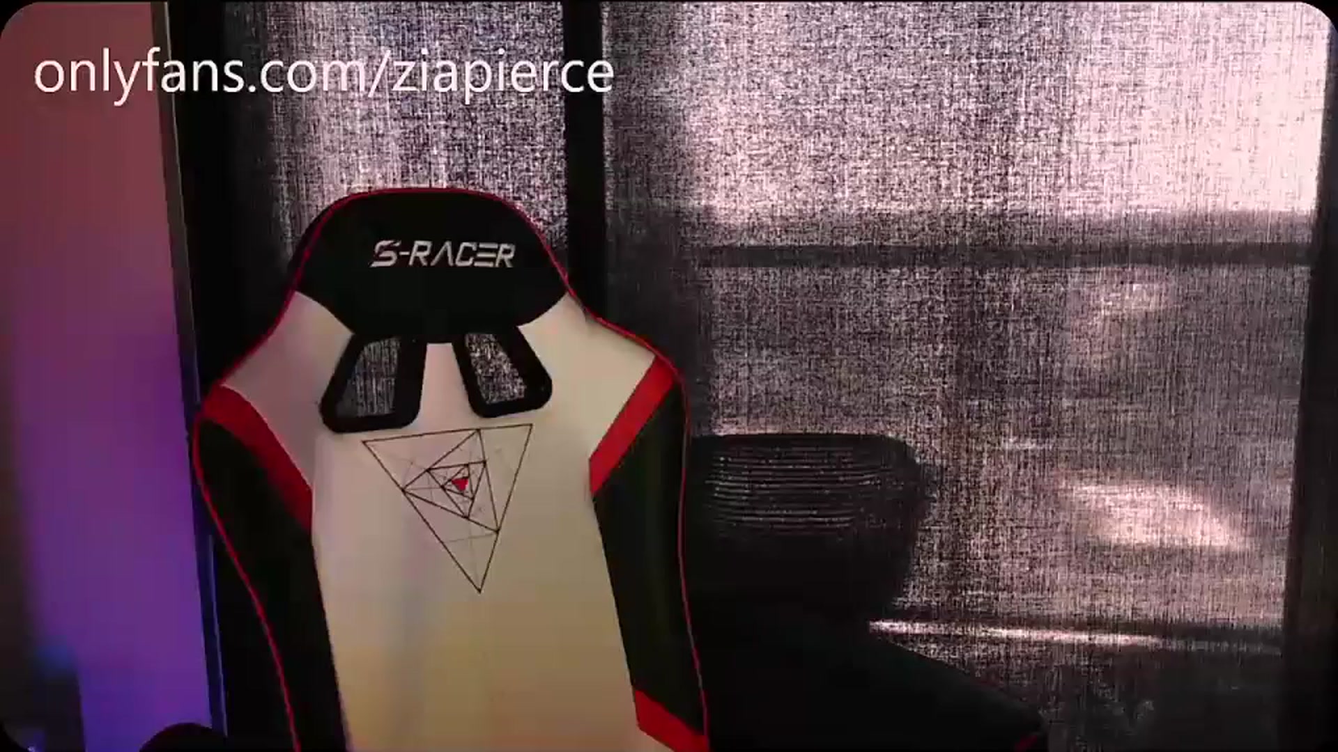 Gallery image thumbnail from Zia_P's myfreecams stream on, 07/10/2023, 20:31 image 16 of 20