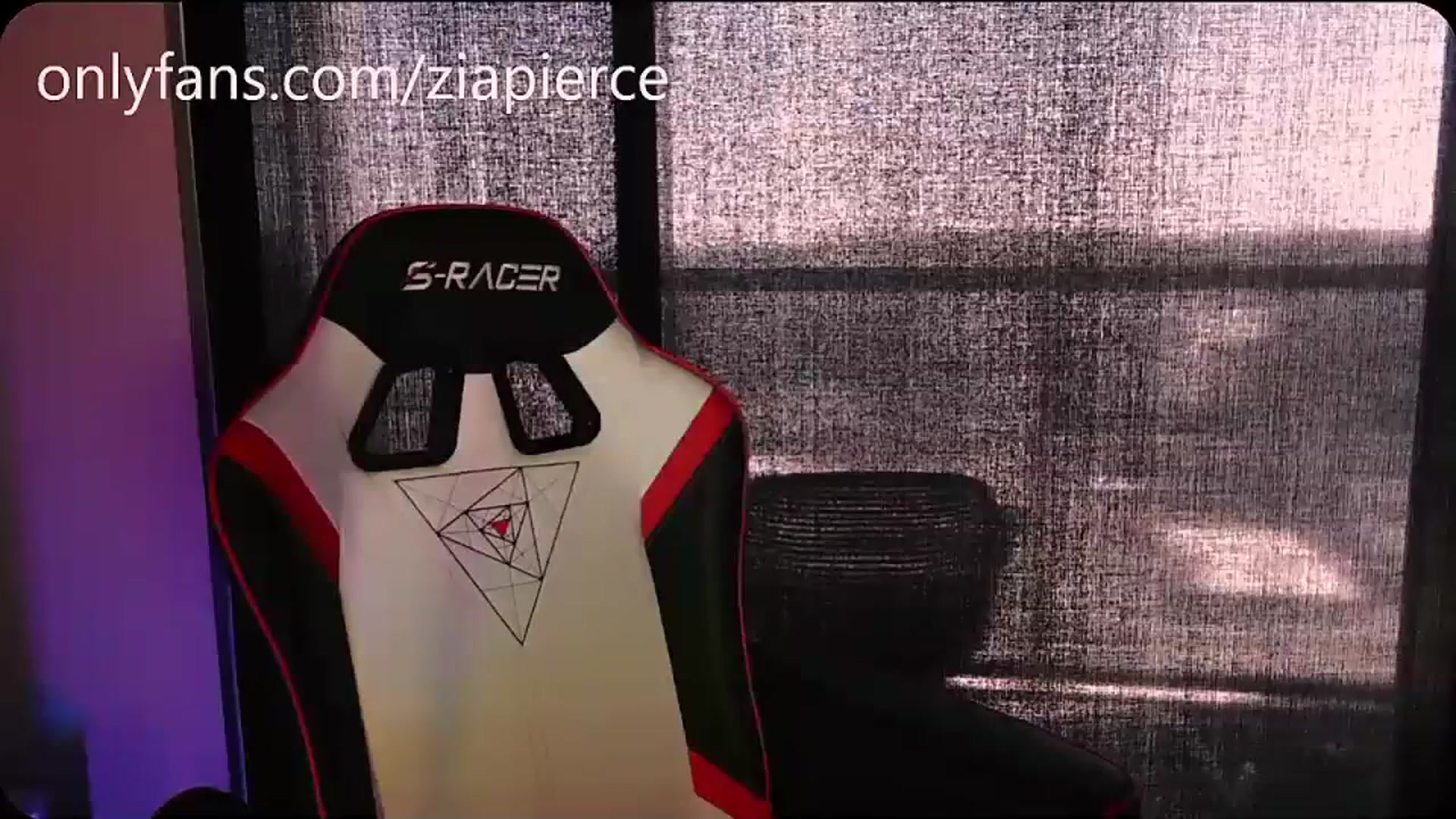 Gallery image thumbnail from Zia_P's myfreecams stream on, 07/10/2023, 20:31 image 15 of 20