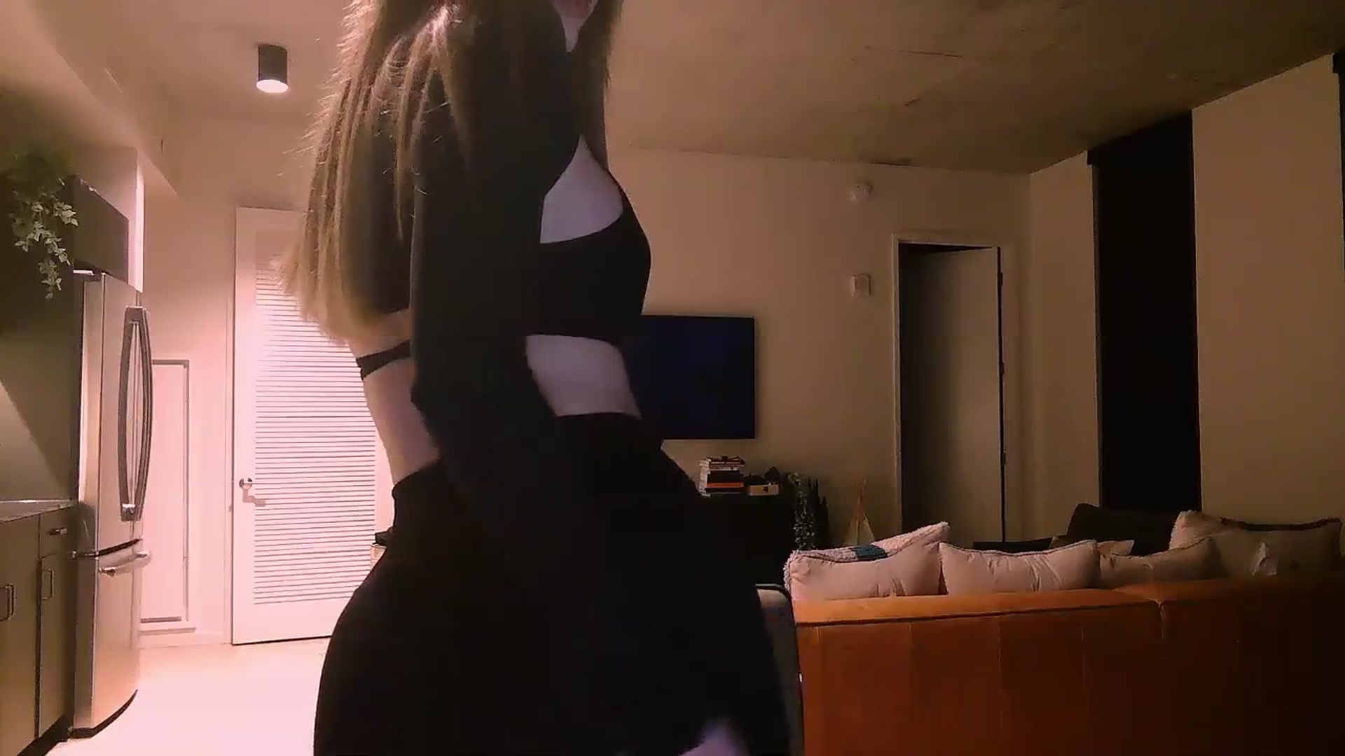 Gallery image thumbnail from Zia_P's myfreecams stream on, 12/04/2023, 23:55 image 4 of 20