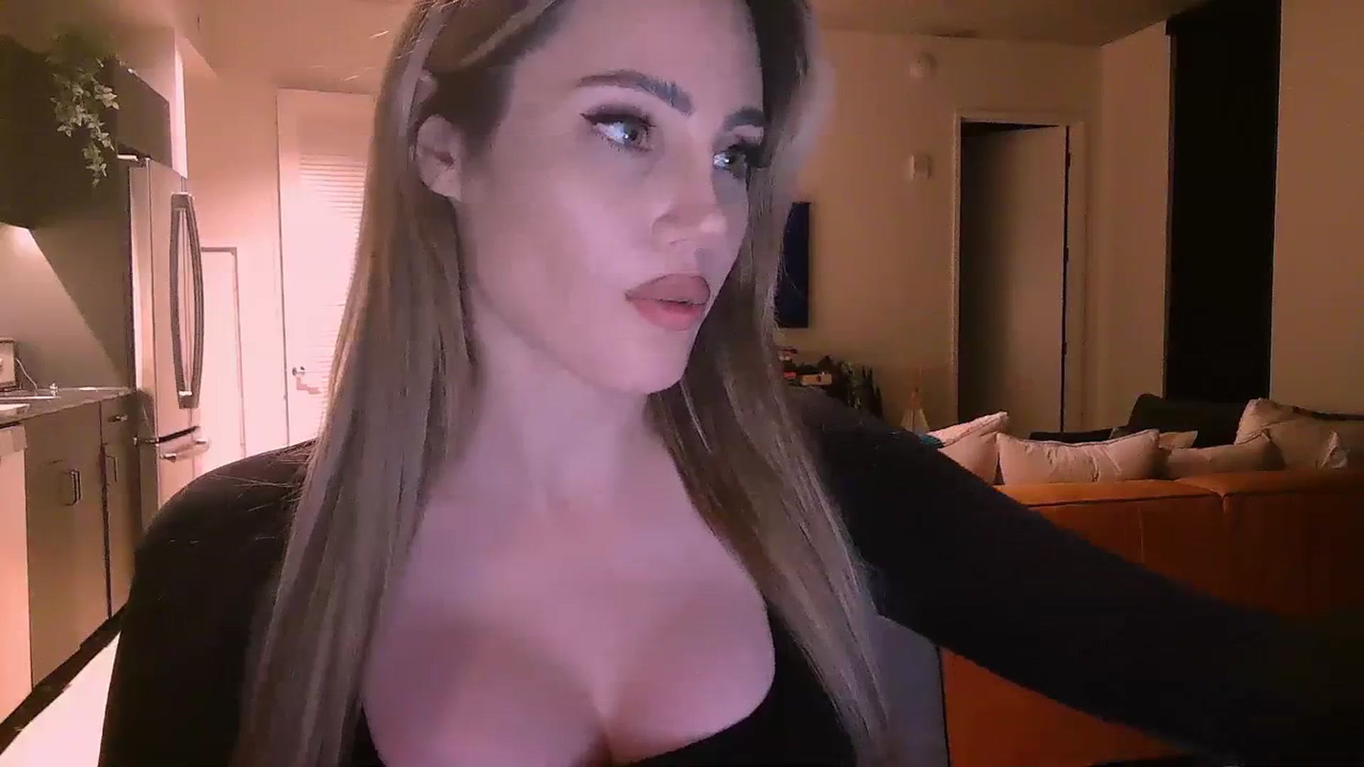 Gallery image thumbnail from Zia_P's myfreecams stream on, 12/05/2023, 02:15 image 6 of 20