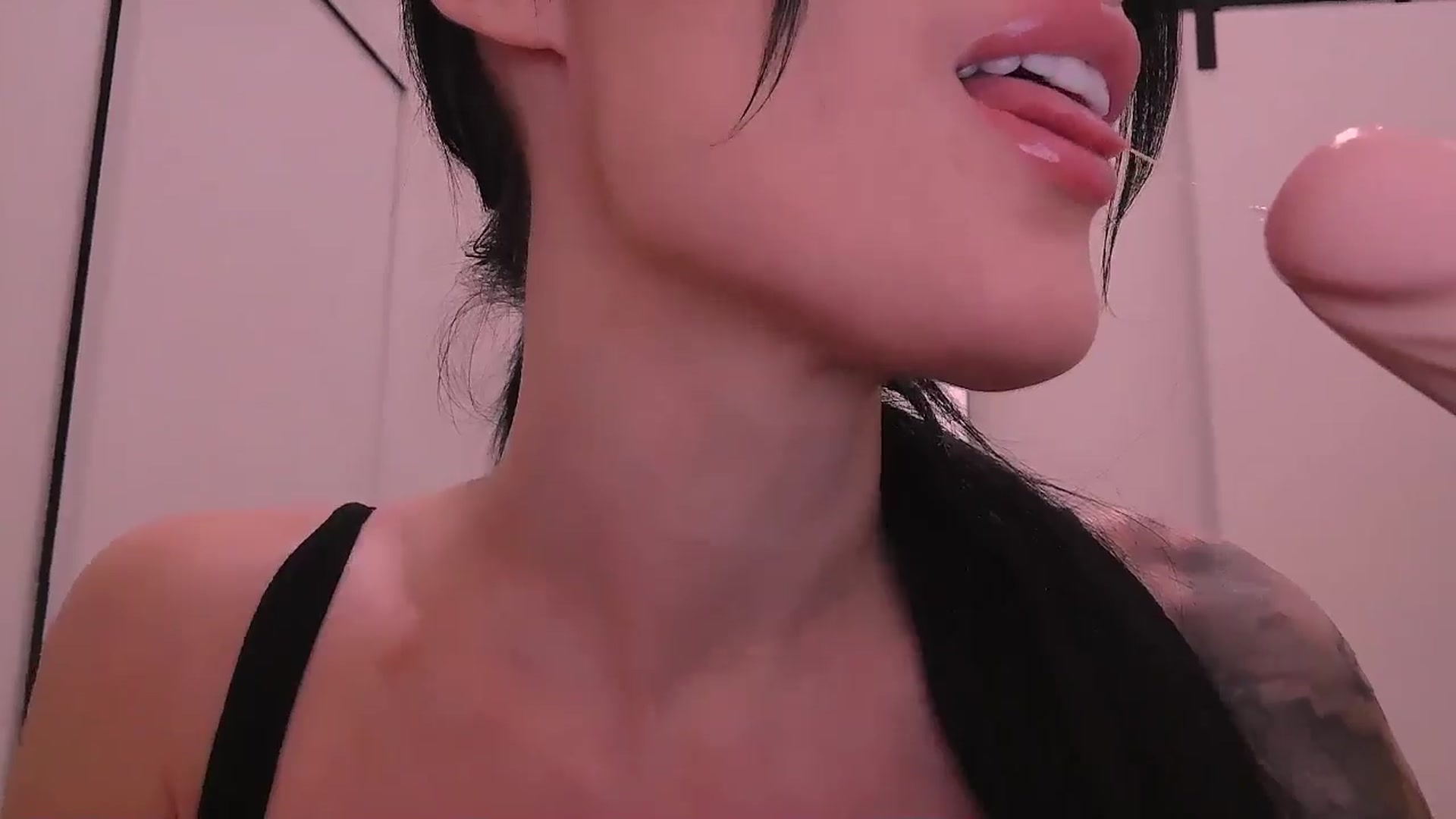 Gallery image thumbnail from Zia_P's myfreecams stream on, 05/11/2024, 02:39 image 18 of 20