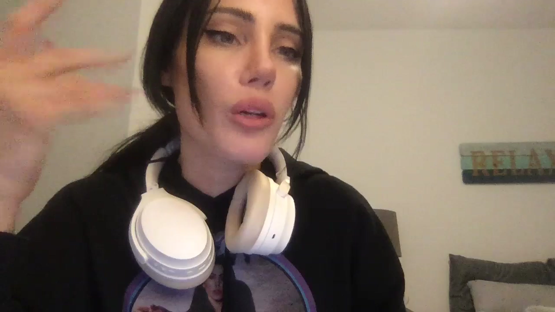 Gallery image thumbnail from Zia_P's myfreecams stream on, 06/02/2024, 07:59 image 19 of 20