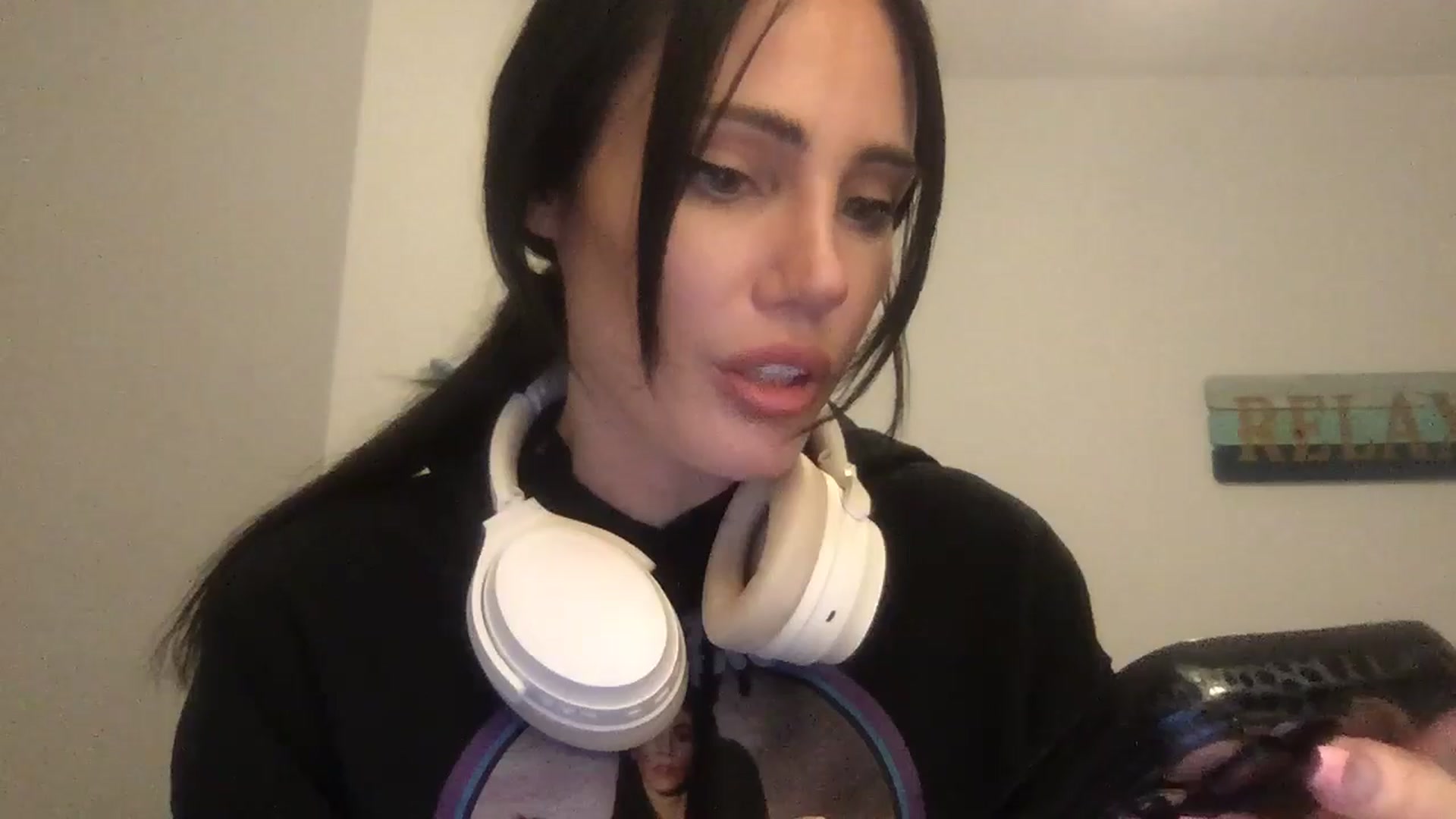 Gallery image thumbnail from Zia_P's myfreecams stream on, 06/02/2024, 07:59 image 18 of 20