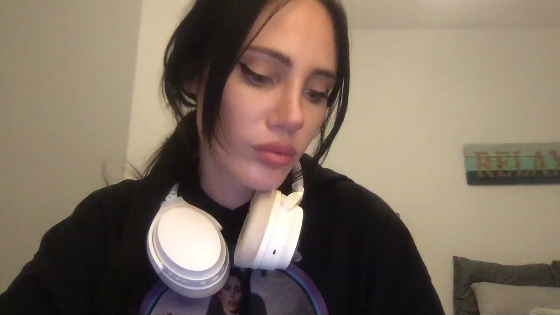 Gallery image thumbnail from Zia_P's myfreecams stream on, 06/02/2024, 07:59 image 20 of 20