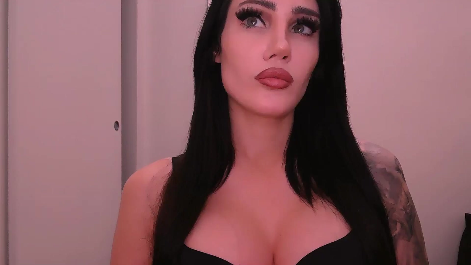 Gallery image thumbnail from Zia_P's myfreecams stream on, 07/04/2024, 03:53 image 19 of 20