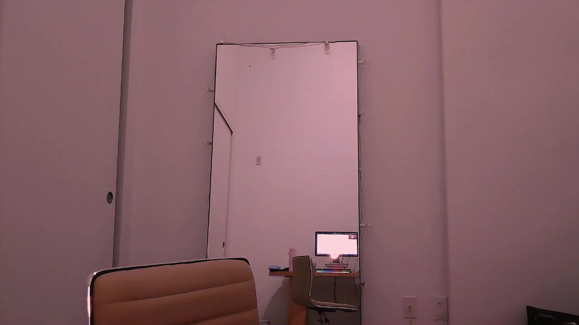 Gallery image thumbnail from Zia_P's myfreecams stream on, 07/06/2024, 02:57 image 4 of 20