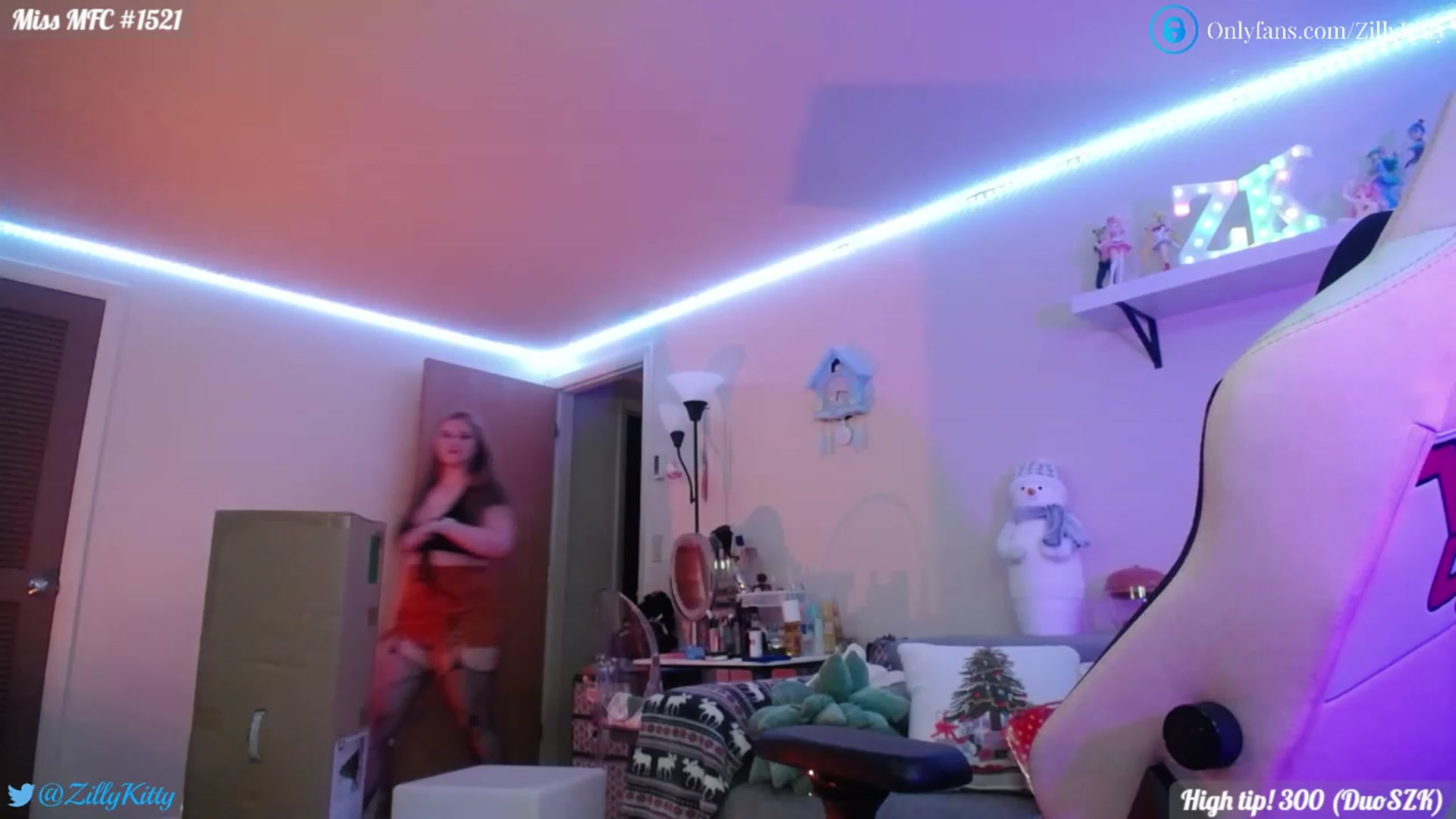 Gallery image thumbnail from ZillyKitty's myfreecams stream on, 11/15/2022, 24:56 image 7 of 20