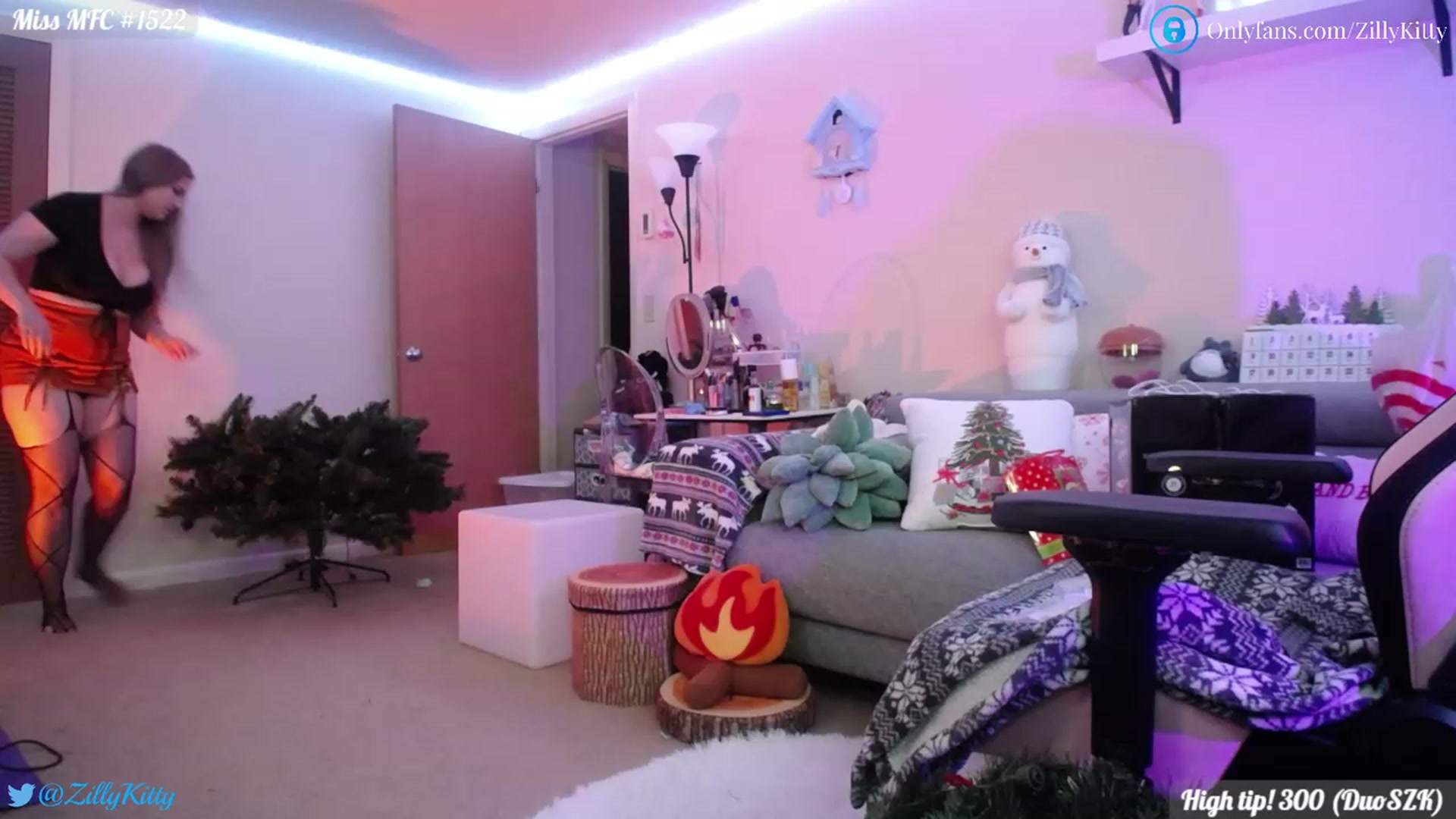 Gallery image thumbnail from ZillyKitty's myfreecams stream on, 11/15/2022, 24:56 image 9 of 20