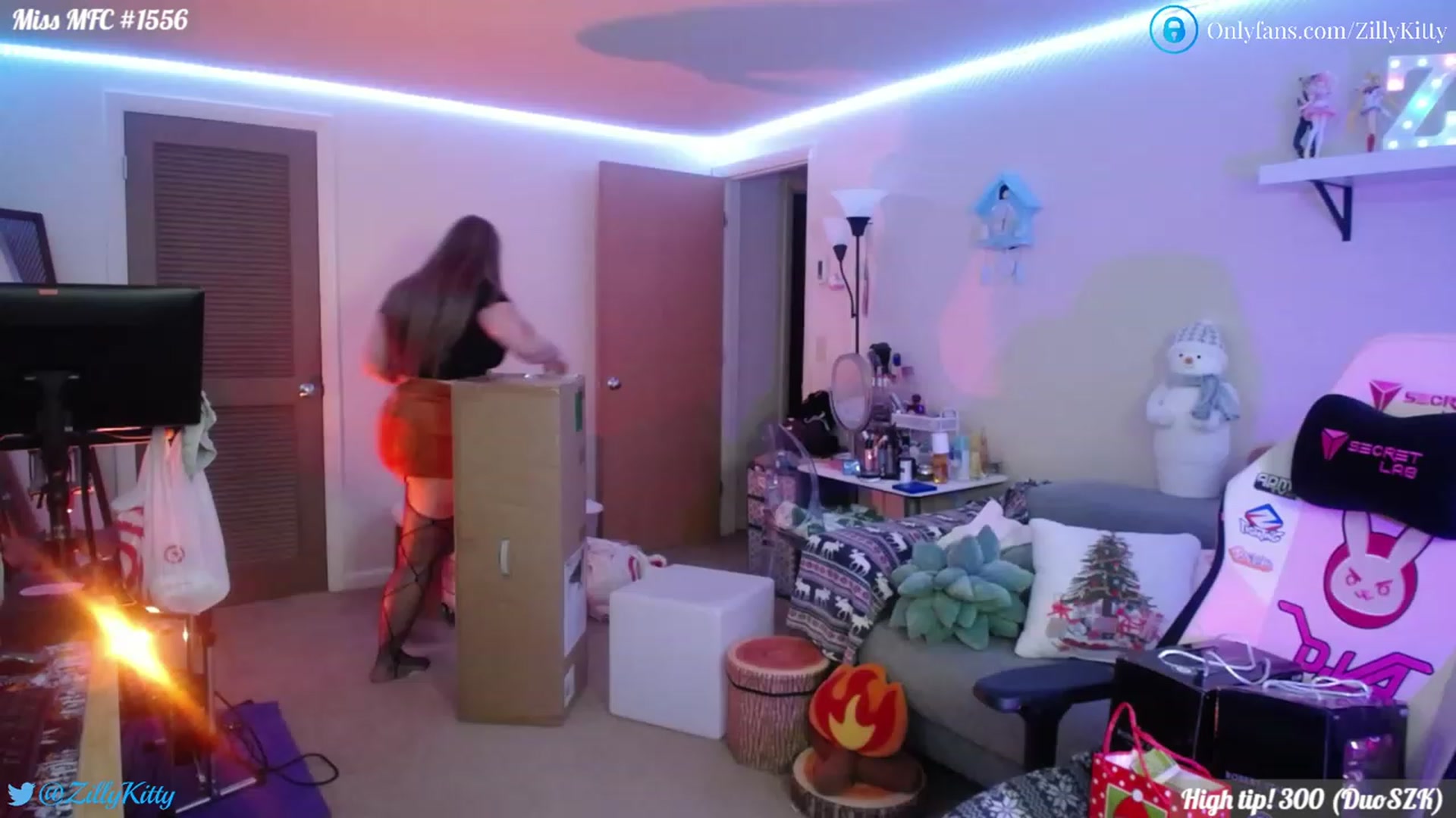 Gallery image thumbnail from ZillyKitty's myfreecams stream on, 11/15/2022, 24:56 image 5 of 20