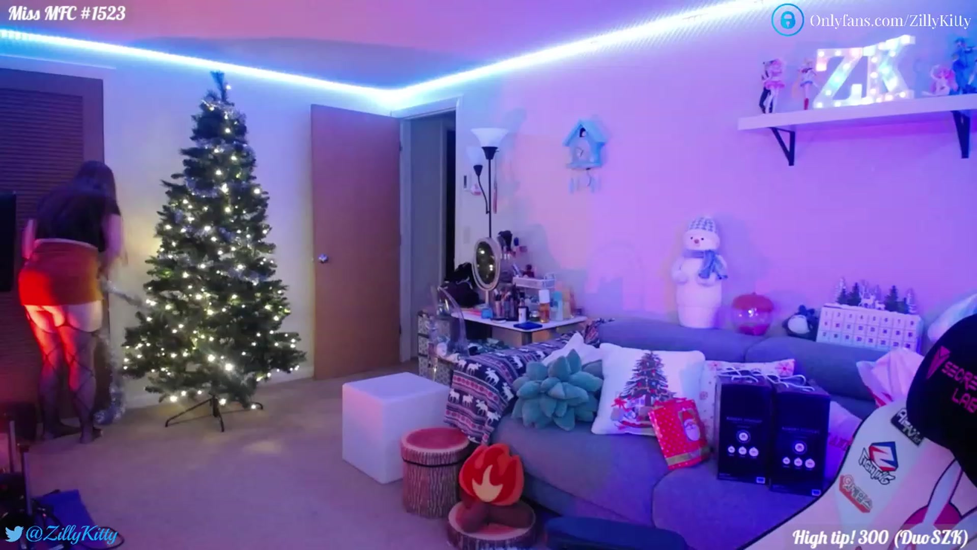 Gallery image thumbnail from ZillyKitty's myfreecams stream on, 11/15/2022, 24:56 image 12 of 20