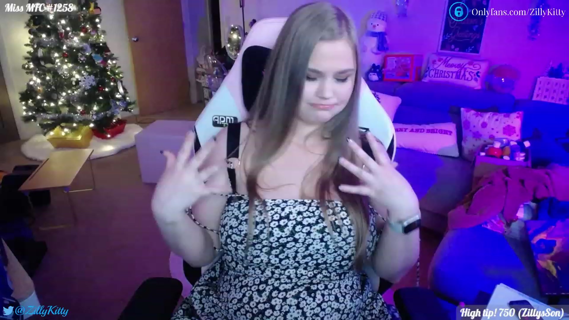 Gallery image thumbnail from ZillyKitty's myfreecams stream on, 12/01/2022, 02:14 image 6 of 20