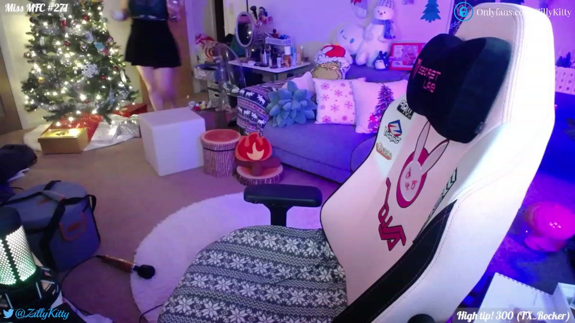Gallery image thumbnail from ZillyKitty's myfreecams stream on, 12/06/2022, 24:50 image 12 of 20
