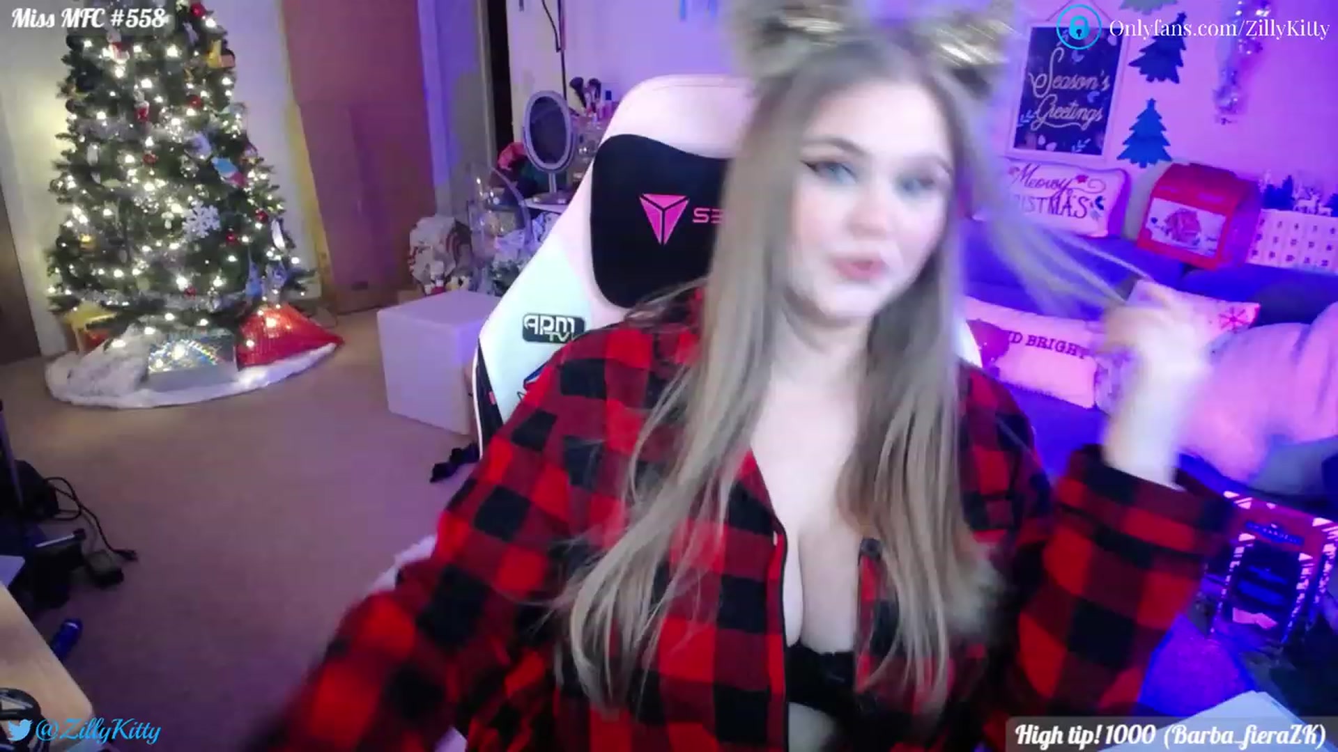 Gallery image thumbnail from ZillyKitty's myfreecams stream on, 12/13/2022, 24:21 image 17 of 20